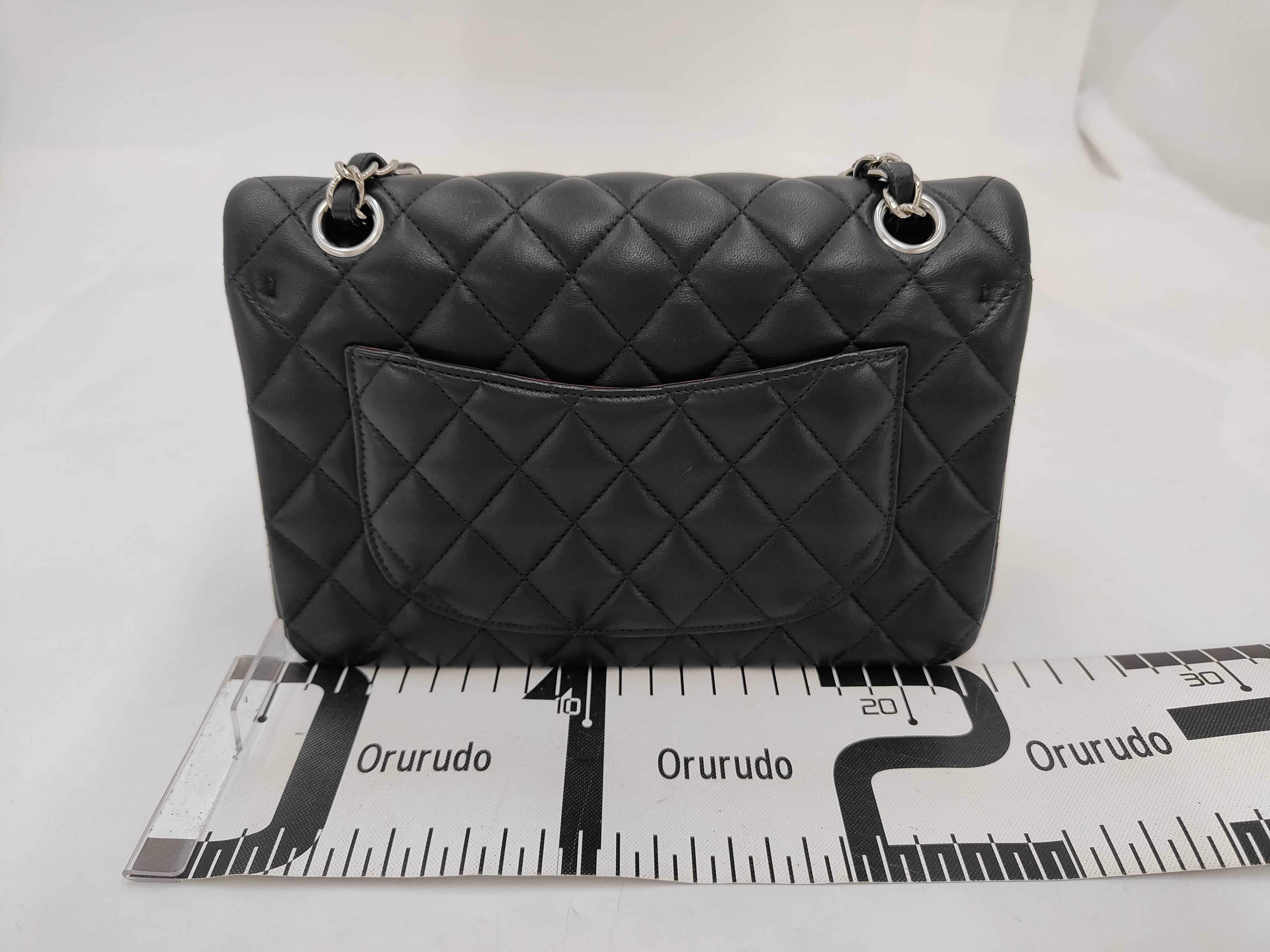 Matelassé 23 Lambskin Black Silver Hardware Double Flap Shoulder Bag (Serial Number 31) — view 2