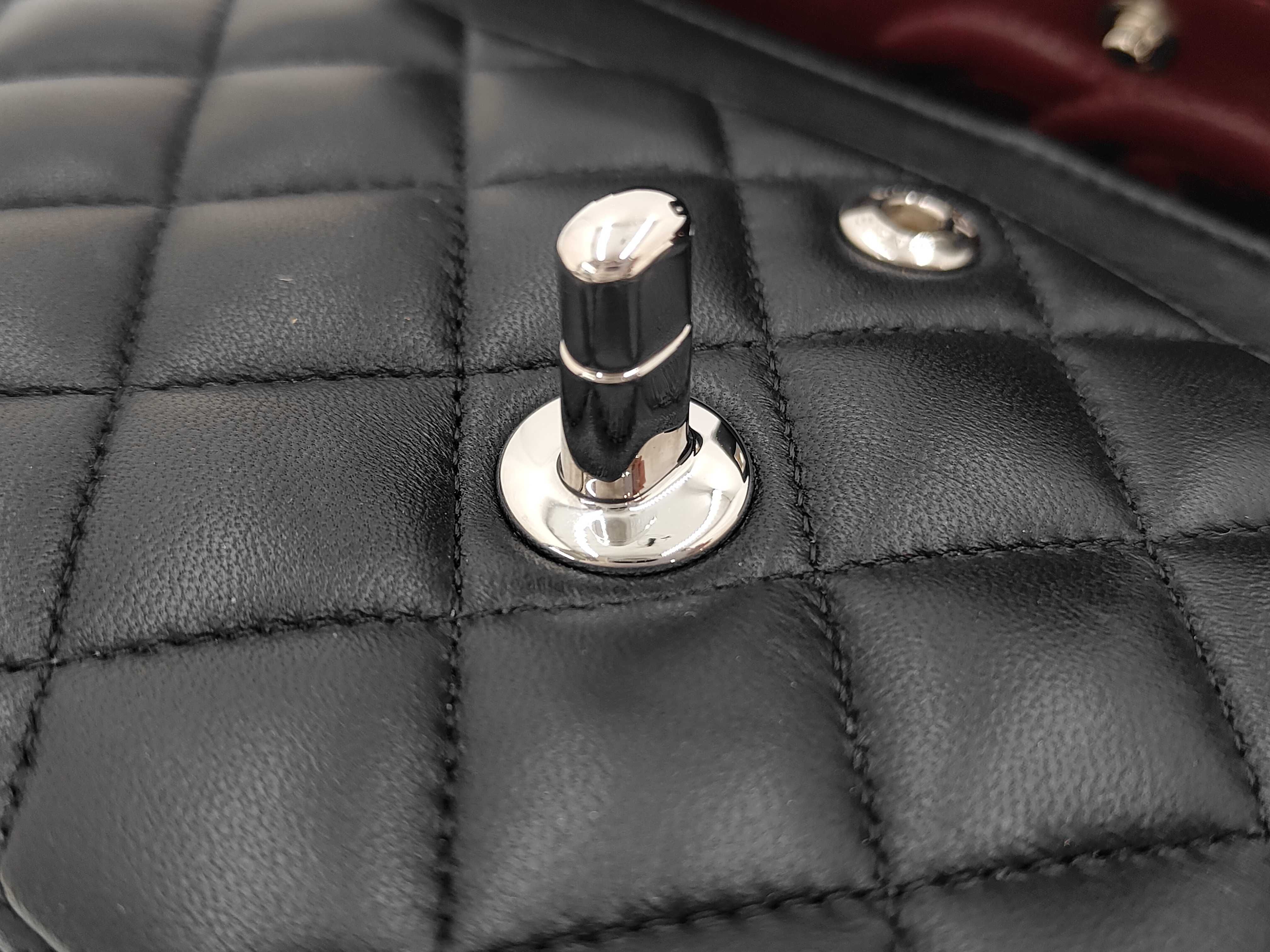 Matelassé 23 Lambskin Black Silver Hardware Double Flap Shoulder Bag (Serial Number 31) — view 12