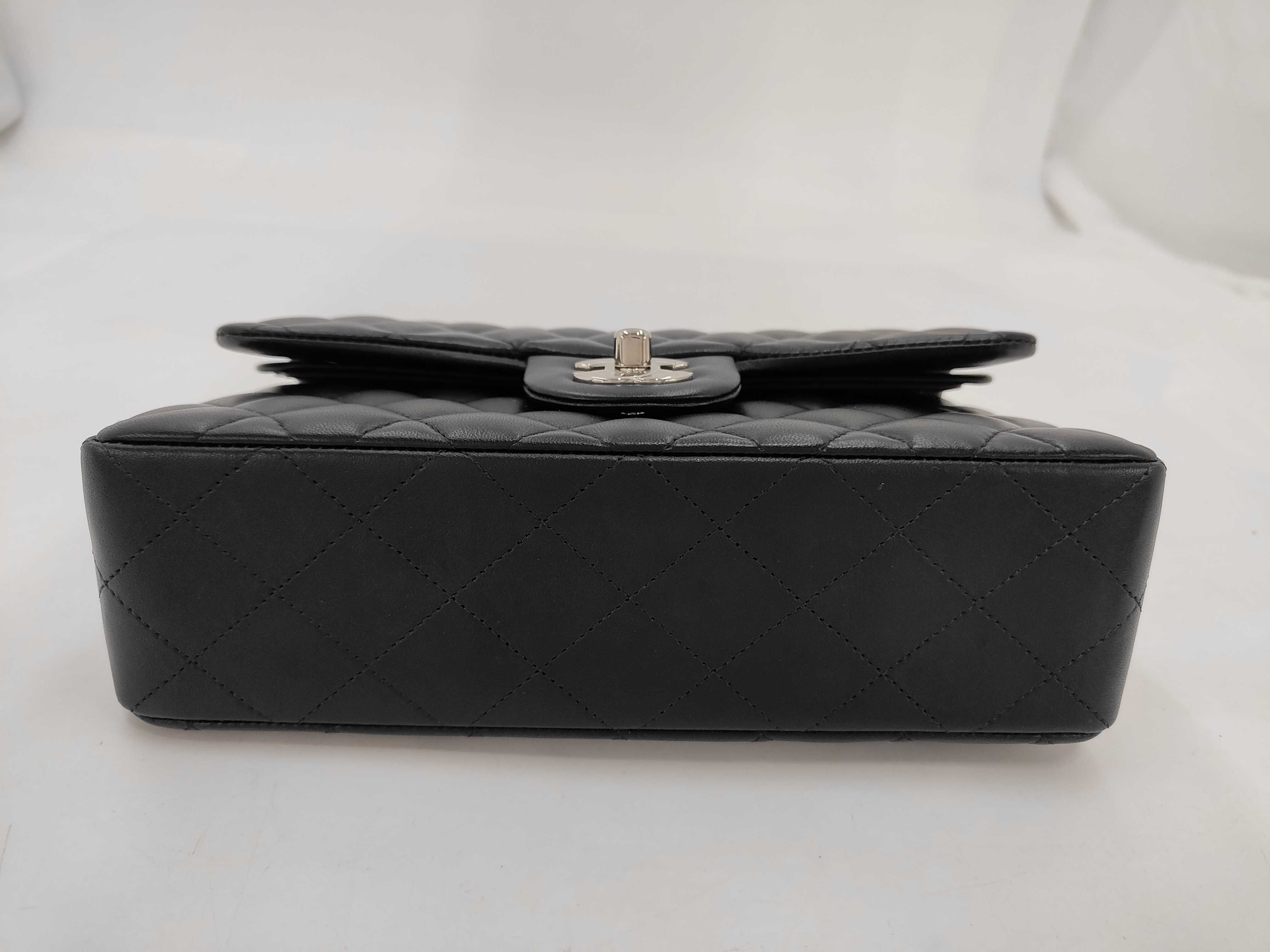 Matelassé 23 Lambskin Black Silver Hardware Double Flap Shoulder Bag (Serial Number 31) — view 3
