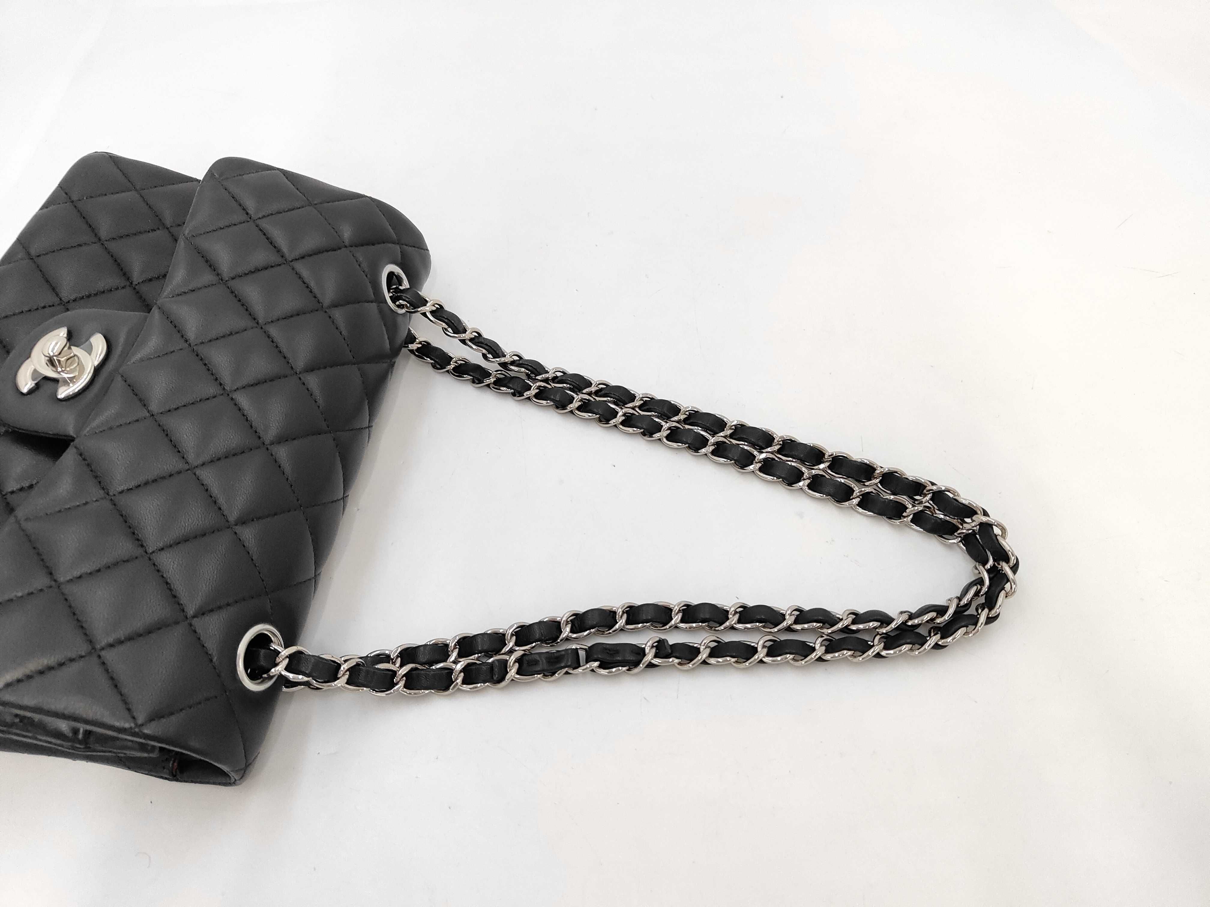 Matelassé 23 Lambskin Black Silver Hardware Double Flap Shoulder Bag (Serial Number 31) — view 5