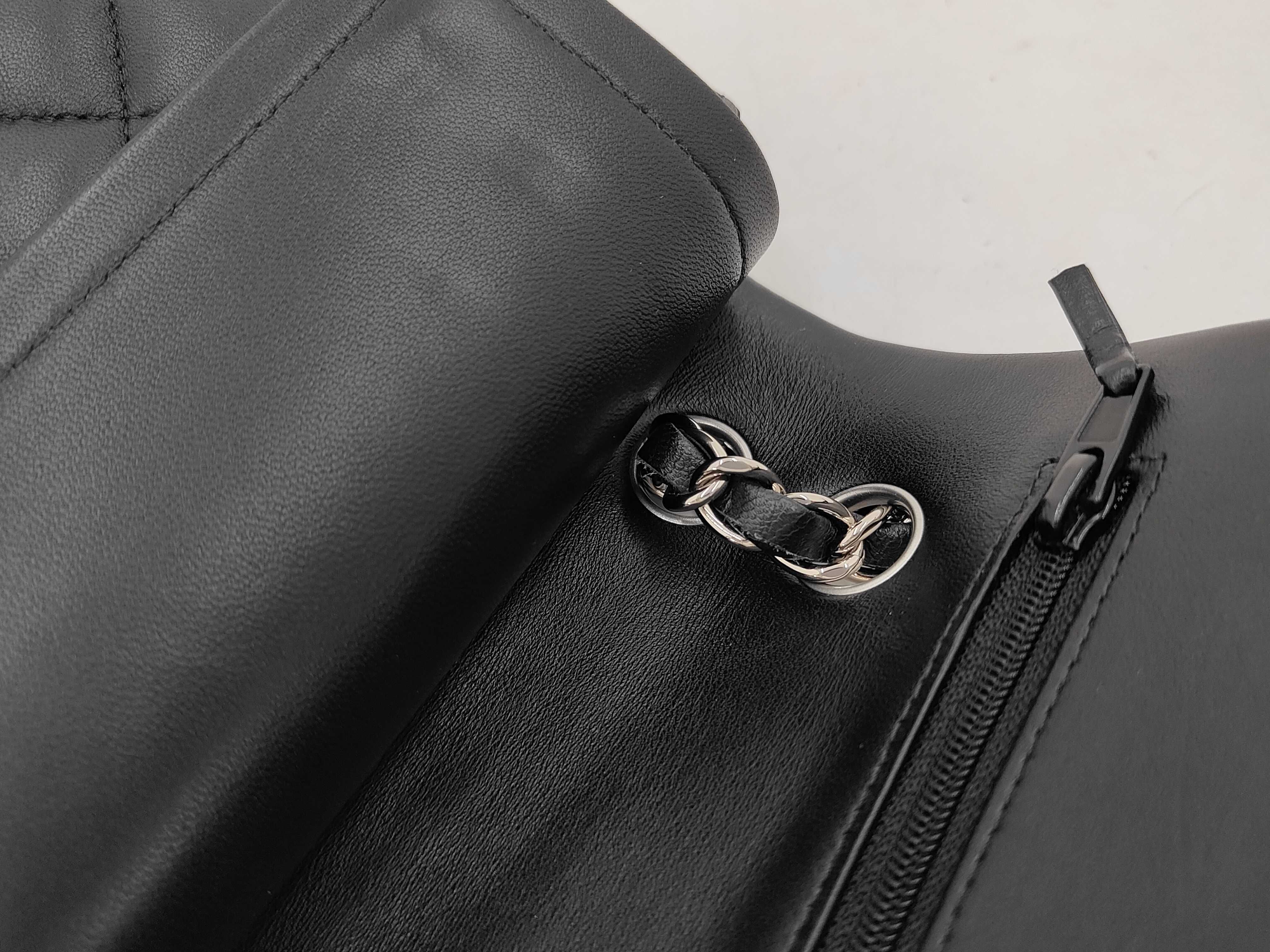 Matelassé 23 Lambskin Black Silver Hardware Double Flap Shoulder Bag (Serial Number 31) — view 7