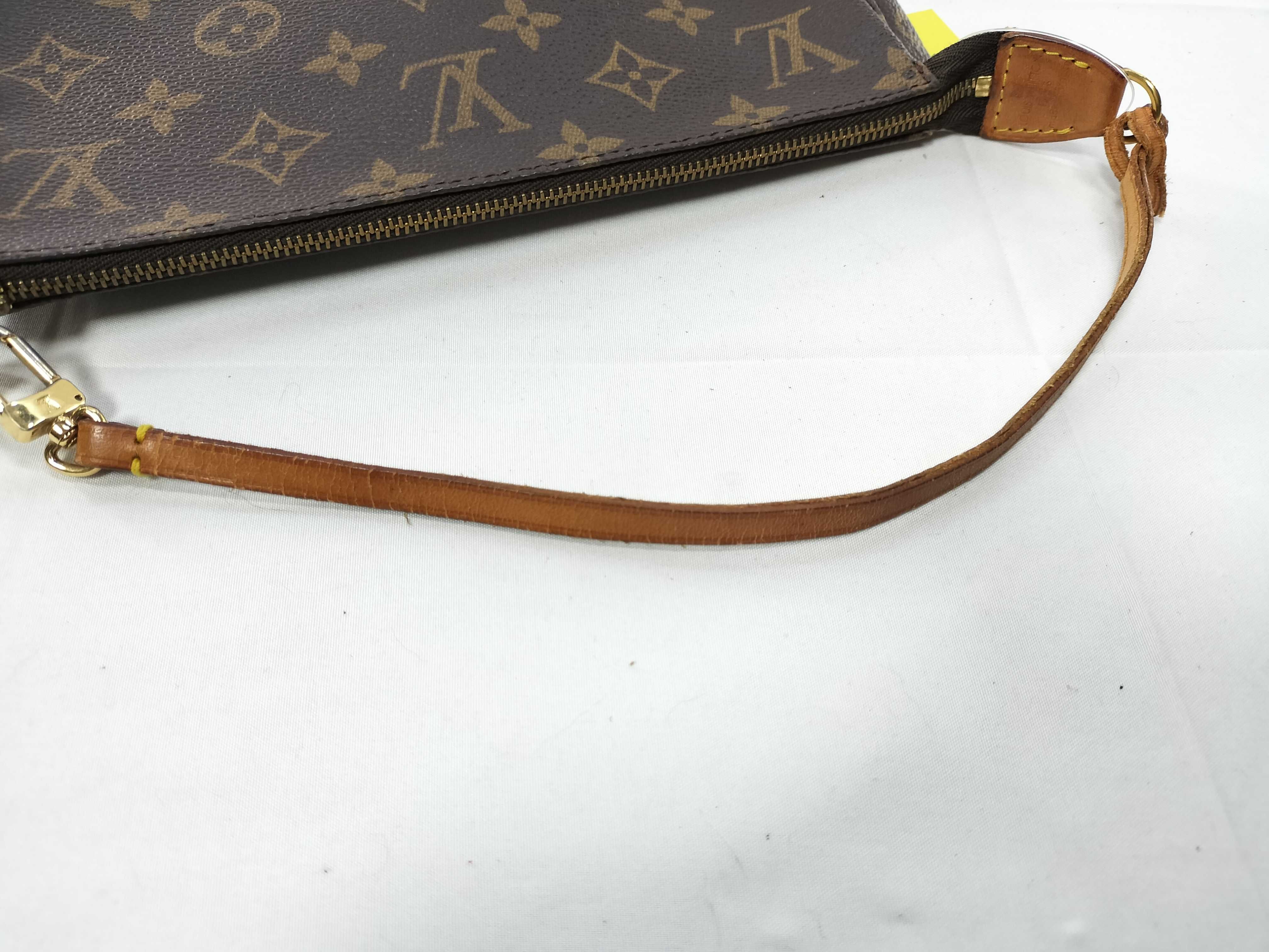 Monogram Accessoires AR1907 Pouch — view 3