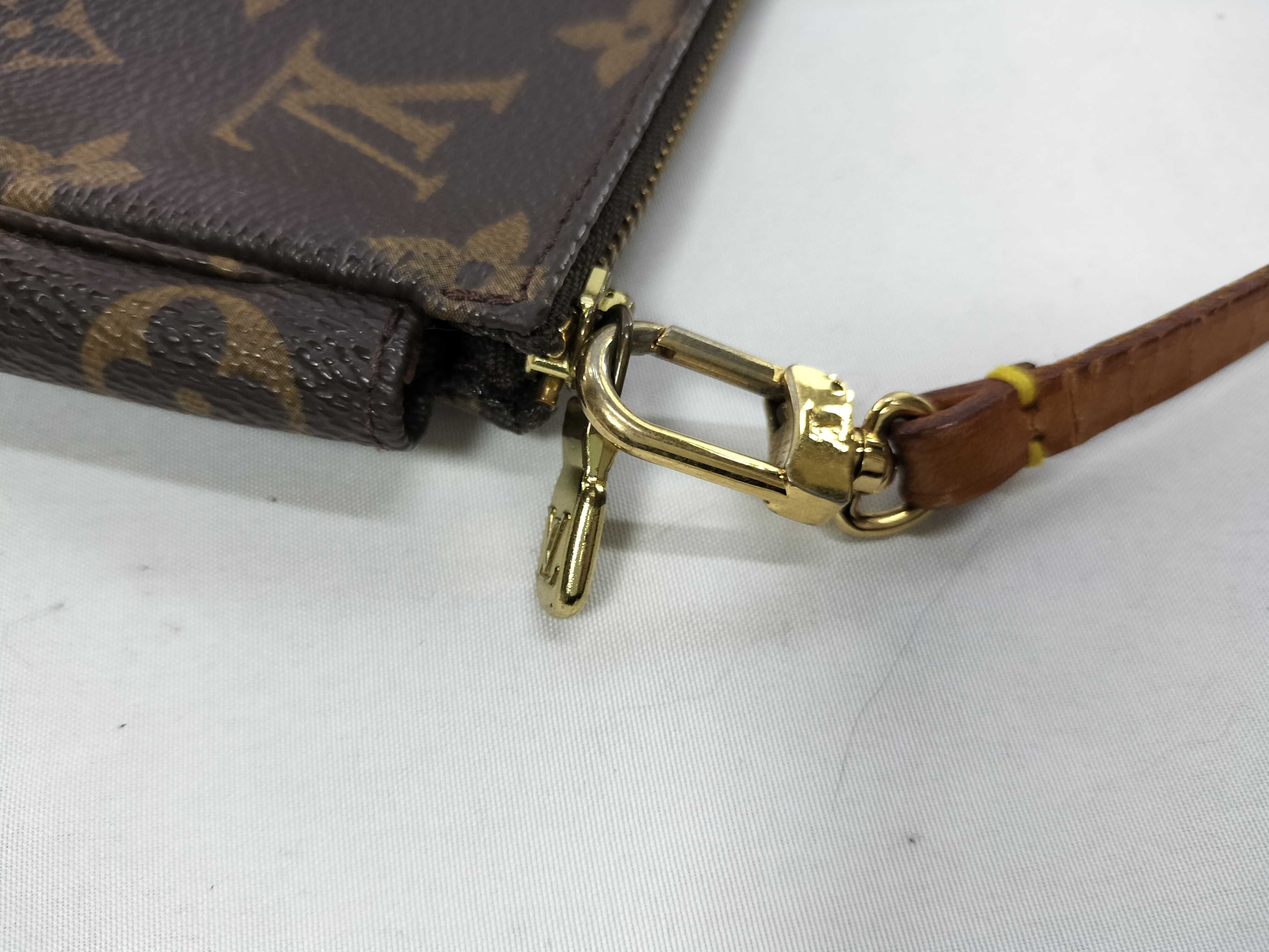 Monogram Accessoires AR1907 Pouch — view 6