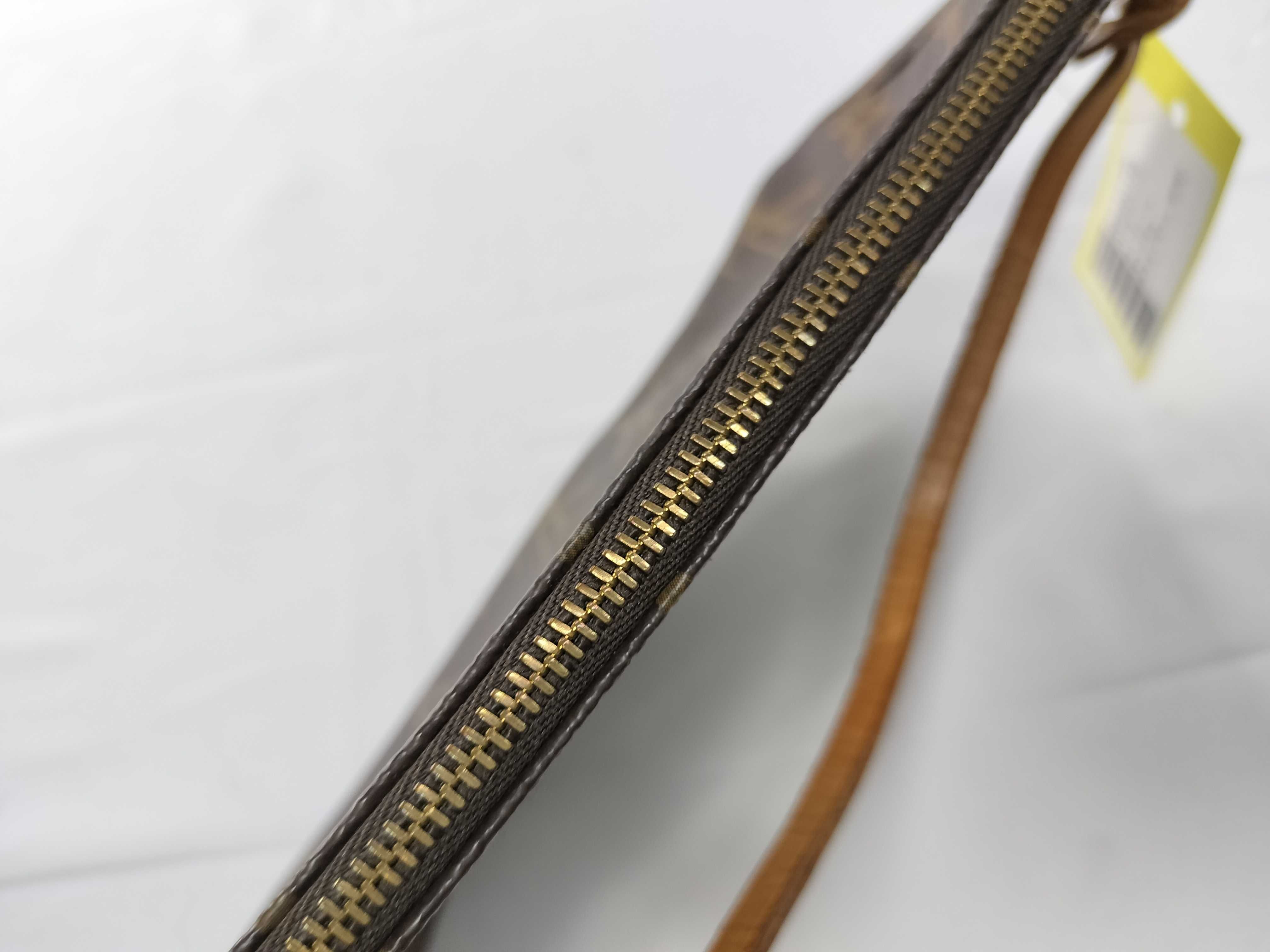 Monogram Accessoires AR1907 Pouch — view 7