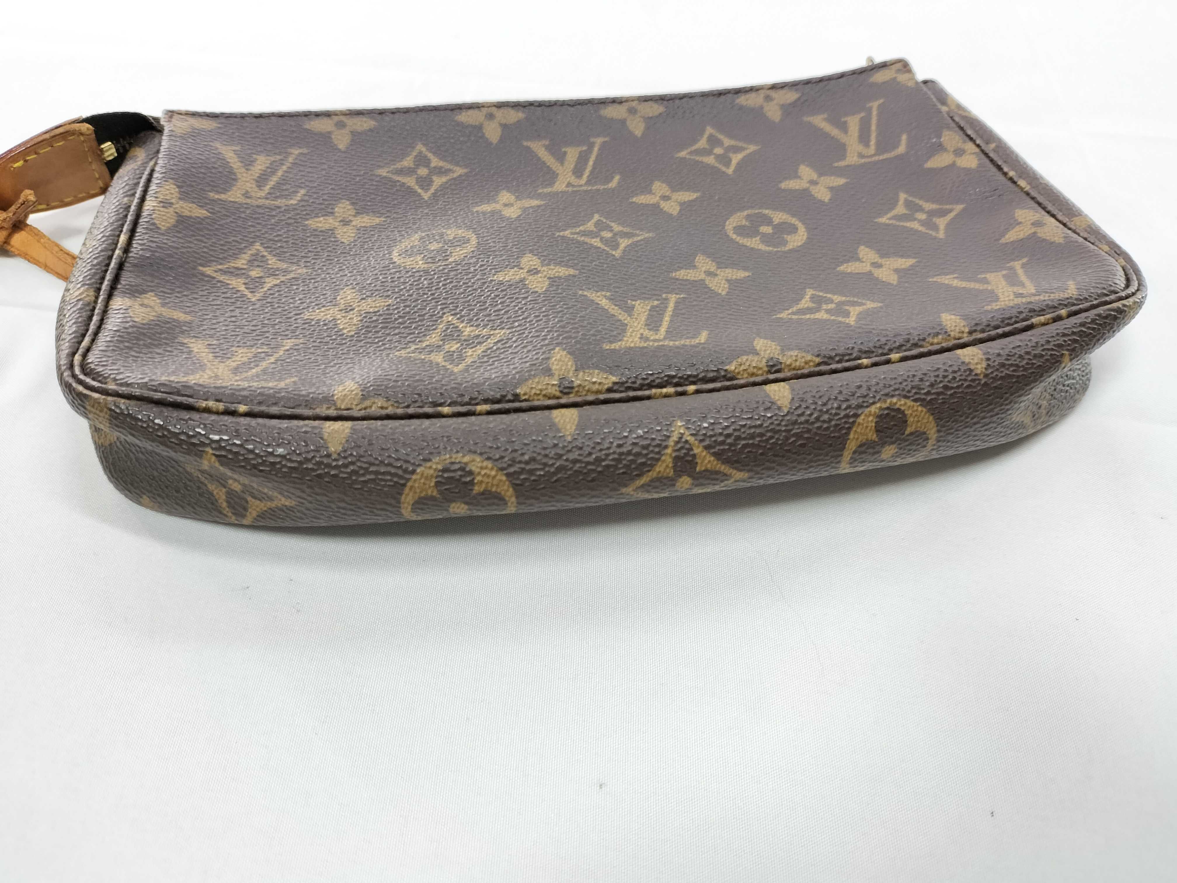 Monogram Accessoires AR1907 Pouch — view 9