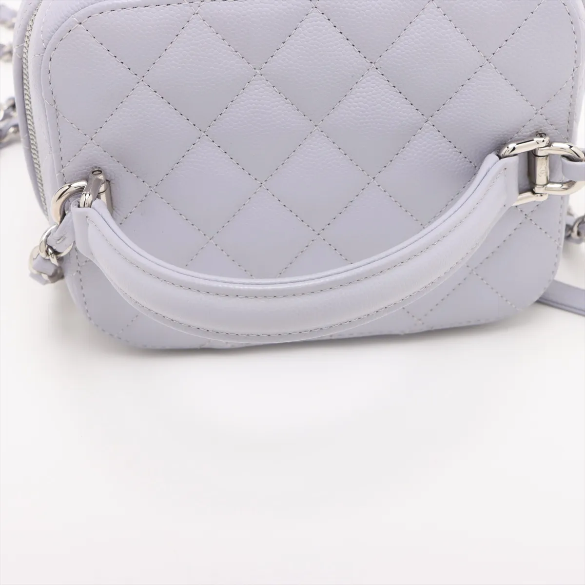 Matelasse caviar skin vanity bag purple silver hardware KUT967CE random plate — view 5