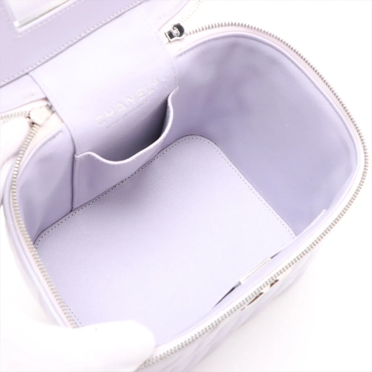 Matelasse caviar skin vanity bag purple silver hardware KUT967CE random plate — view 8