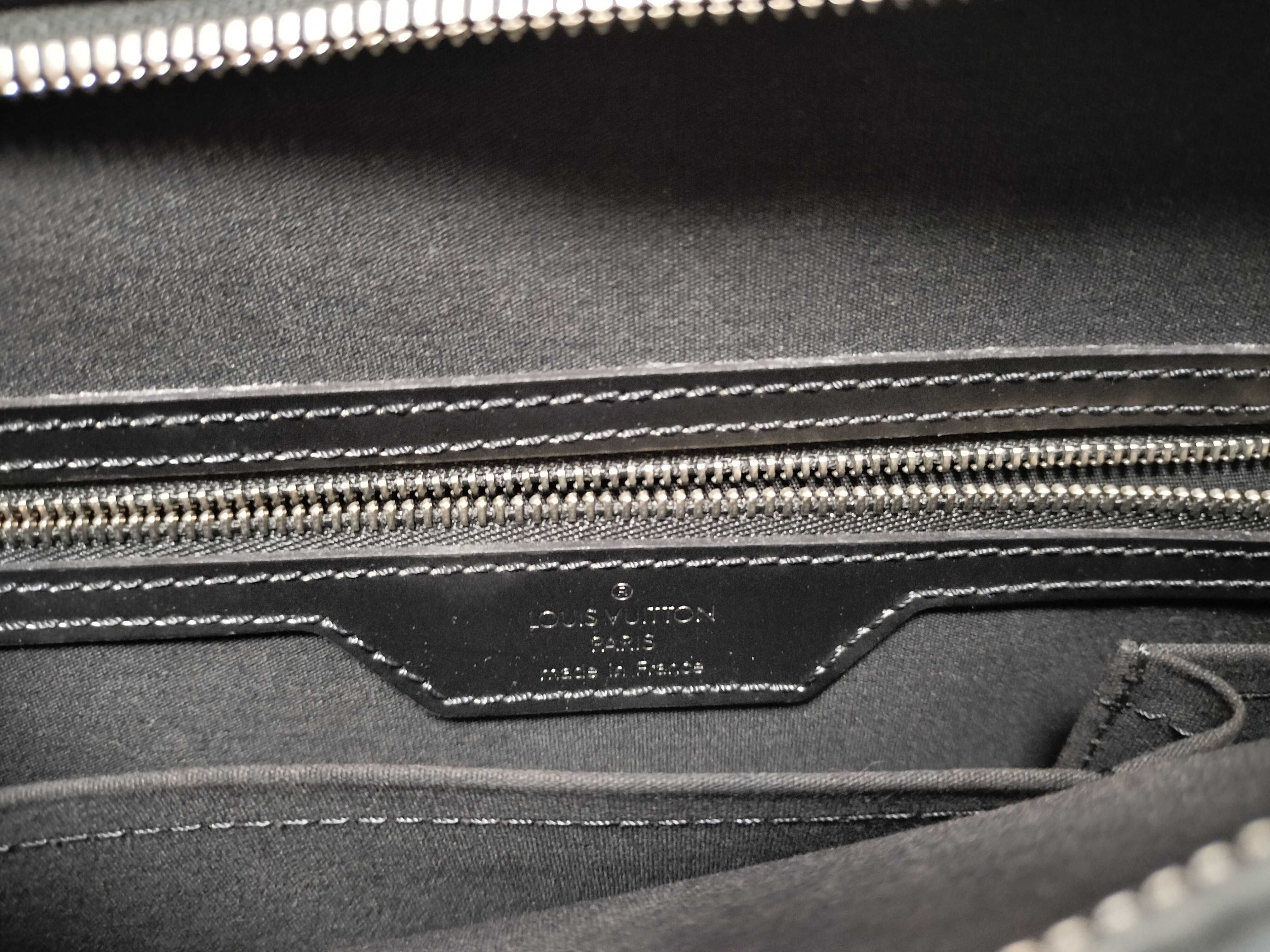 Vernis Vuitton Monogram Mat Malden M55132 Black BA0052 Business Bag — view 10