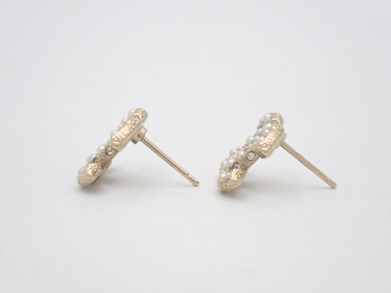 Earrings A25V, no backing included. — view 3