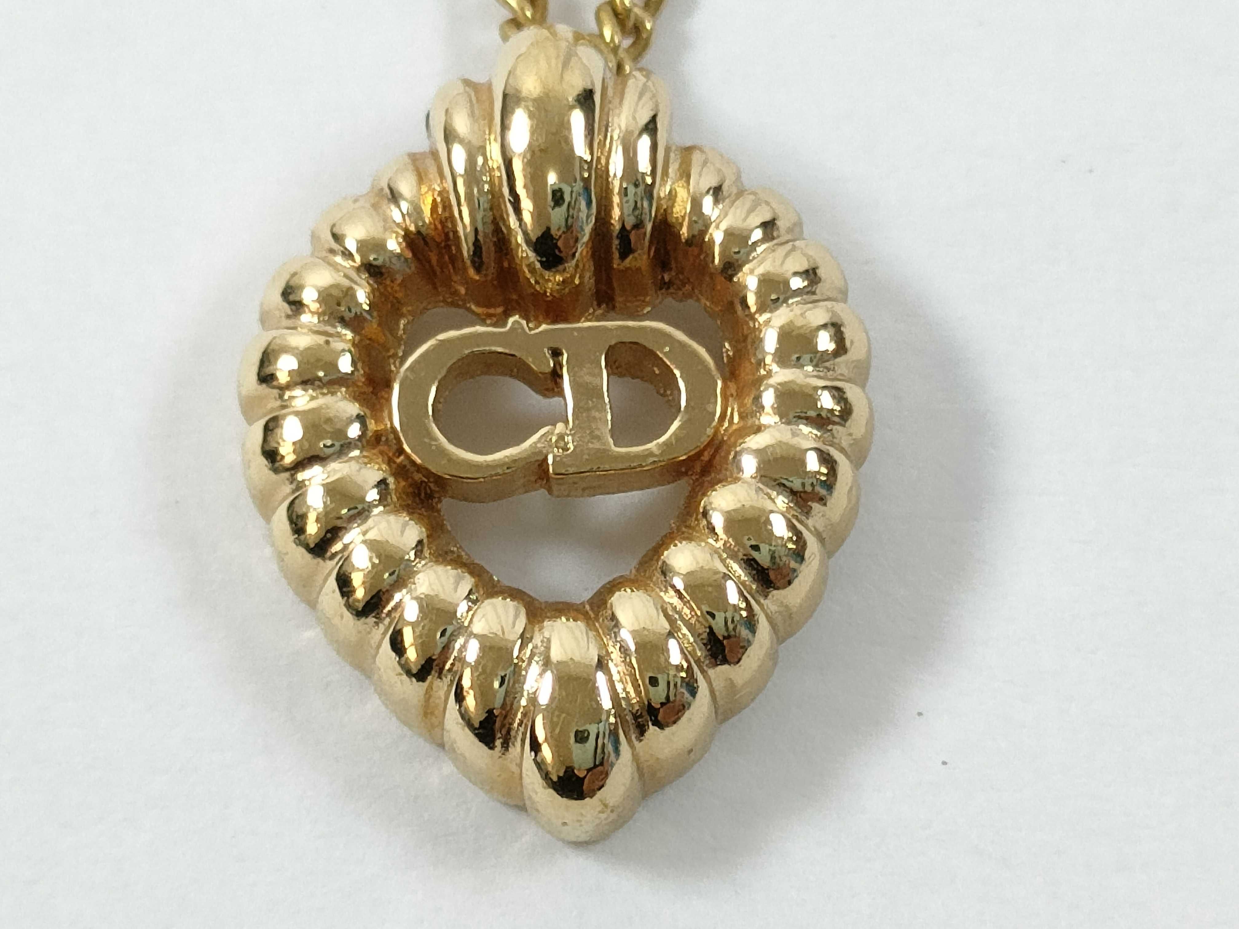 necklace — view 2