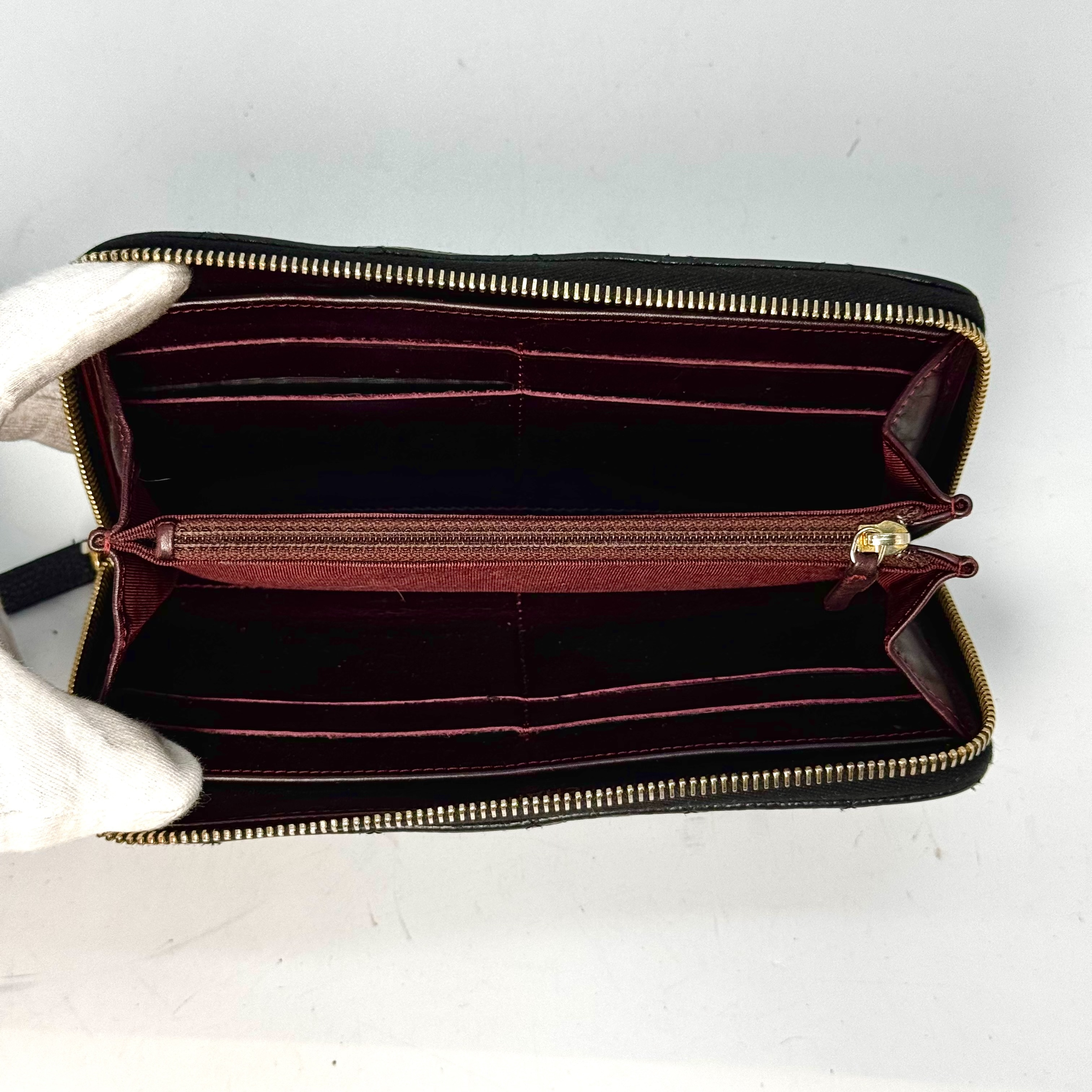 Matelassé Caviar Skin Round Zip Long Wallet Black 18408056 Wallet — view 5
