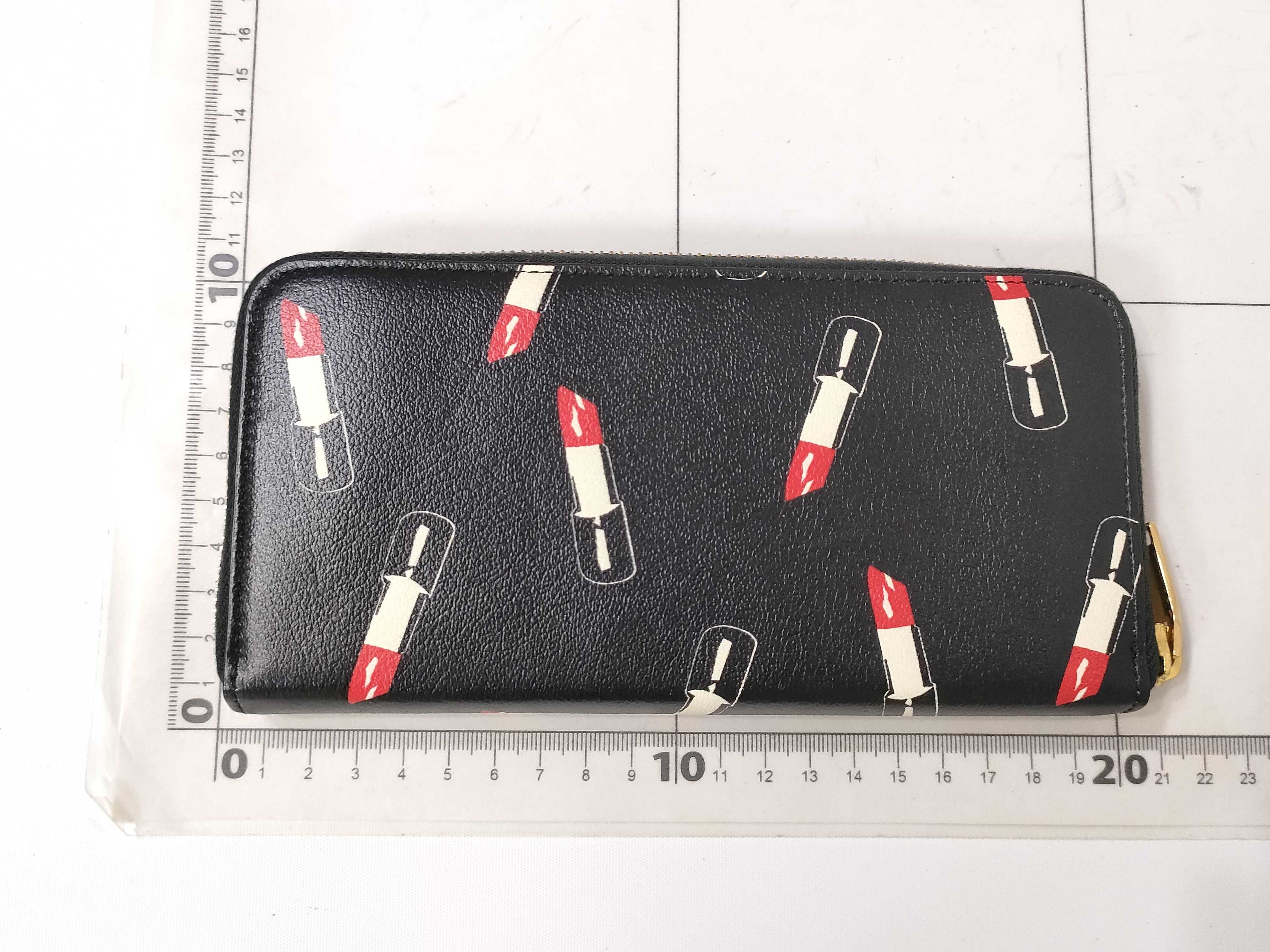 Long Wallet with Lip Pattern — view 2