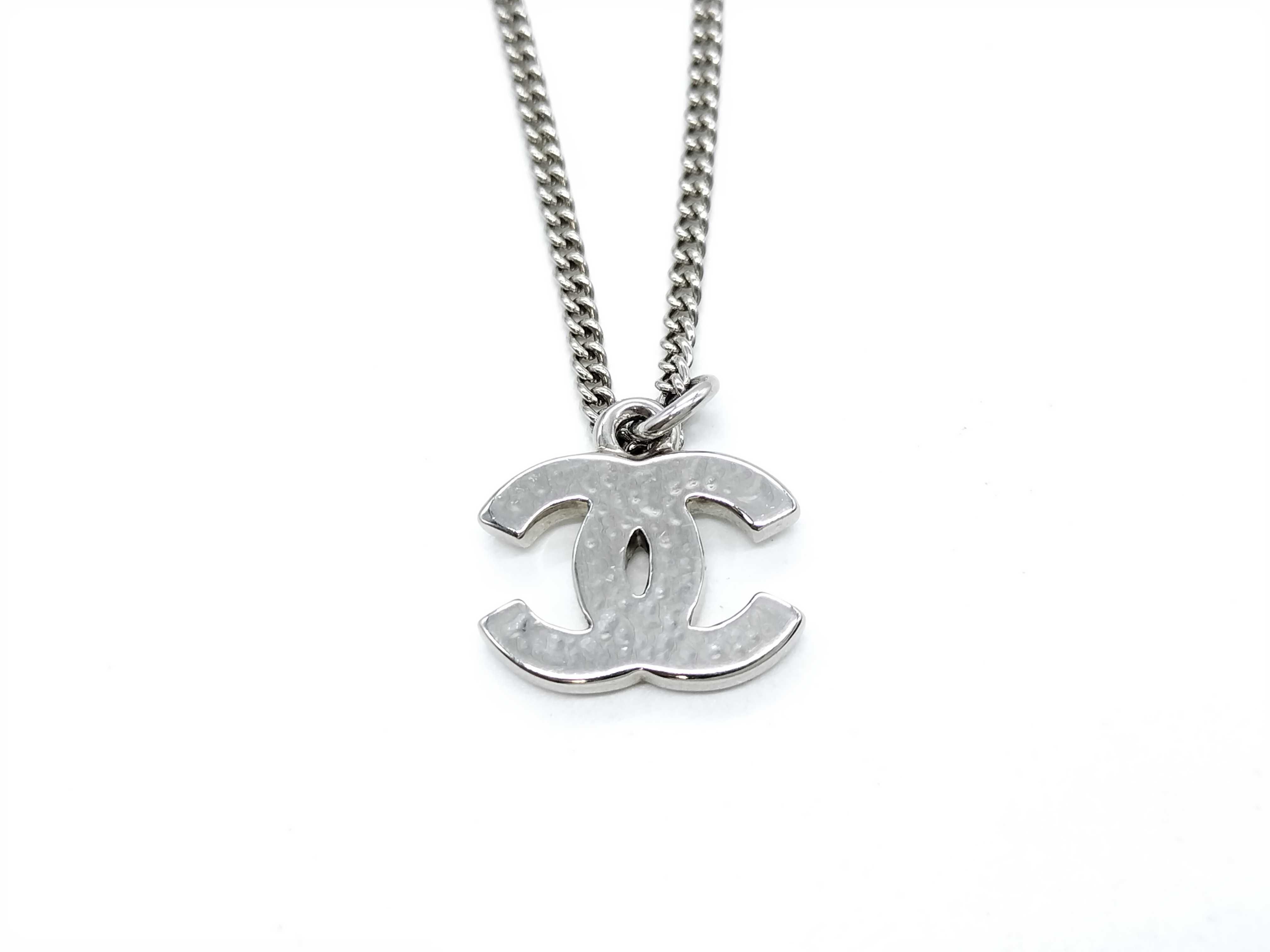 Icon Necklace 10V Necklace — view 3