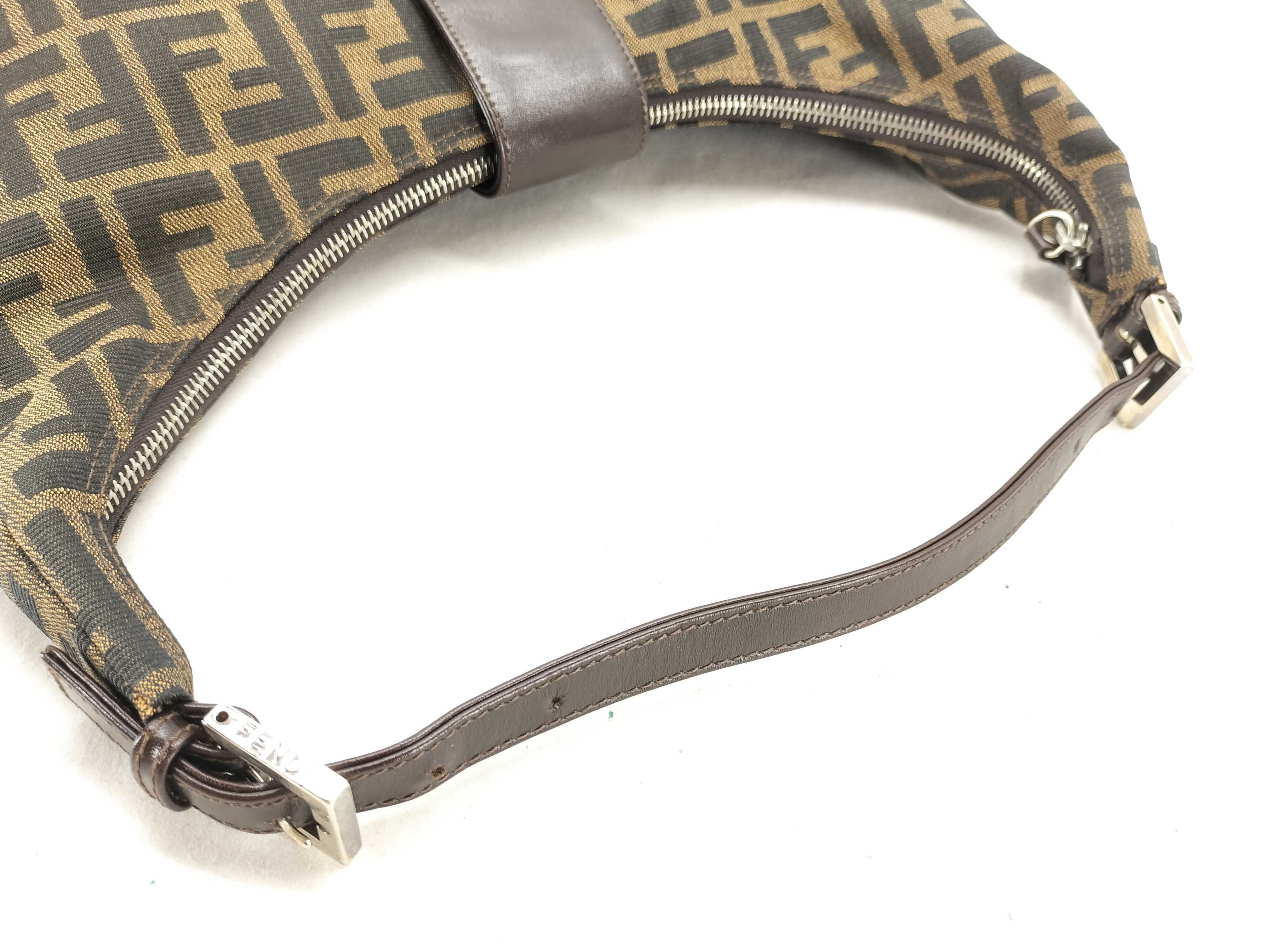 Zucca pattern Fendi Zucca Mamma Bucket Shoulder Bag Crescent Moon Half Moon Shoulder Bag — view 3