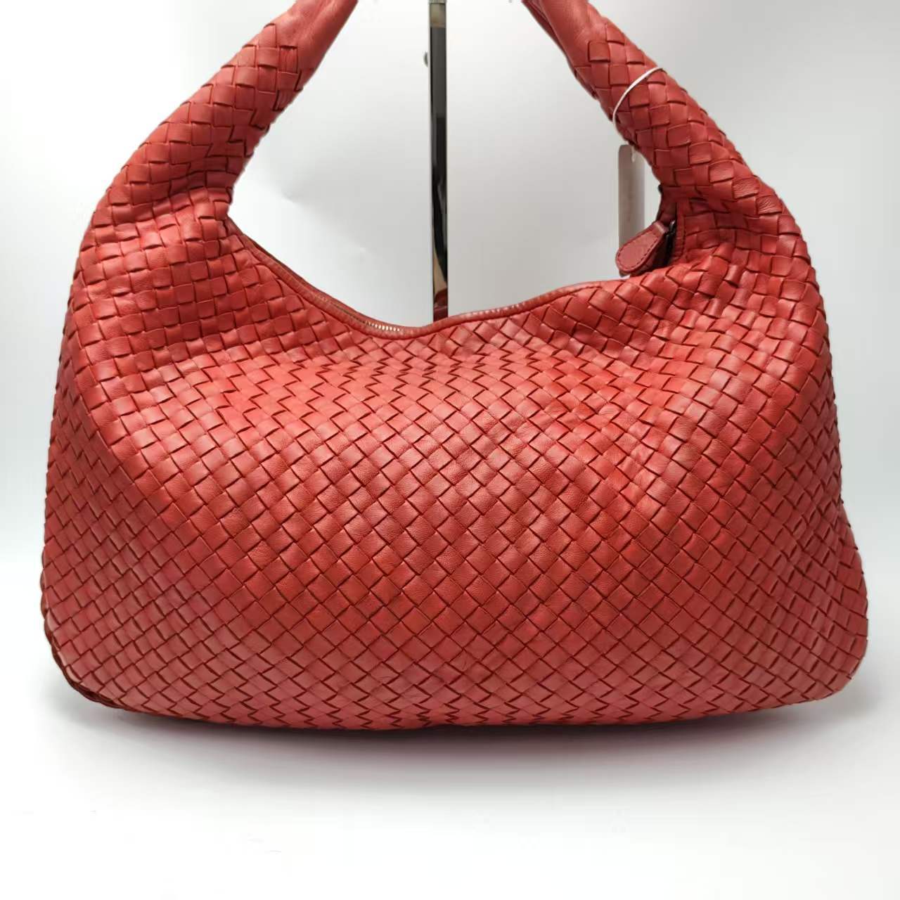 【*Shipped from: China*】BOTTEGA VENETA Lambskin Handbag — view 2