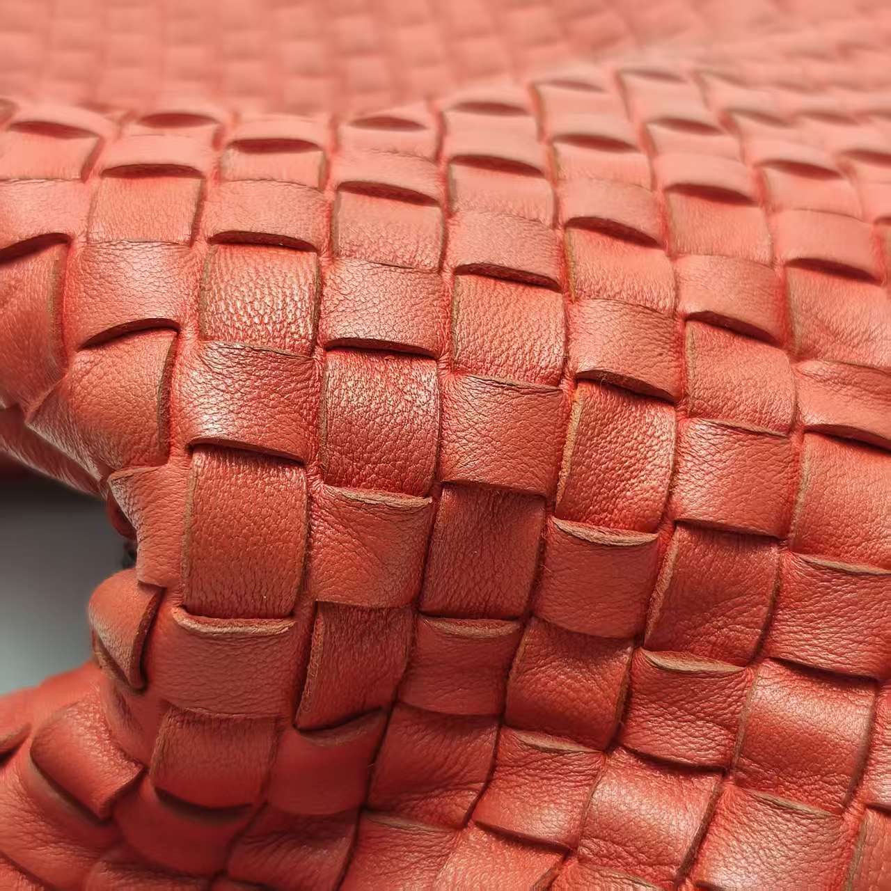 【*Shipped from: China*】BOTTEGA VENETA Lambskin Handbag — view 11