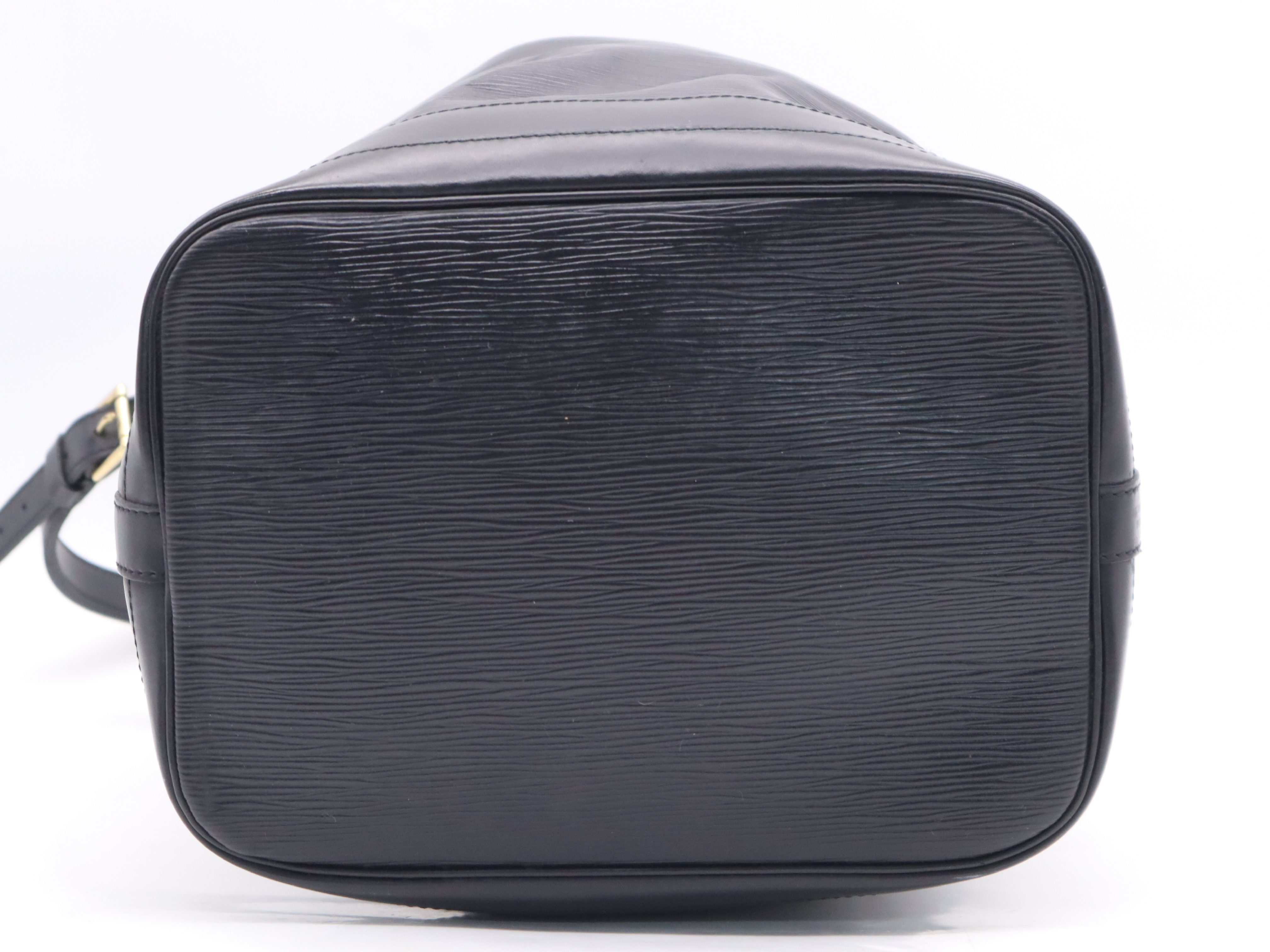 M44002 Epi Noir Shoulder Bag — view 4