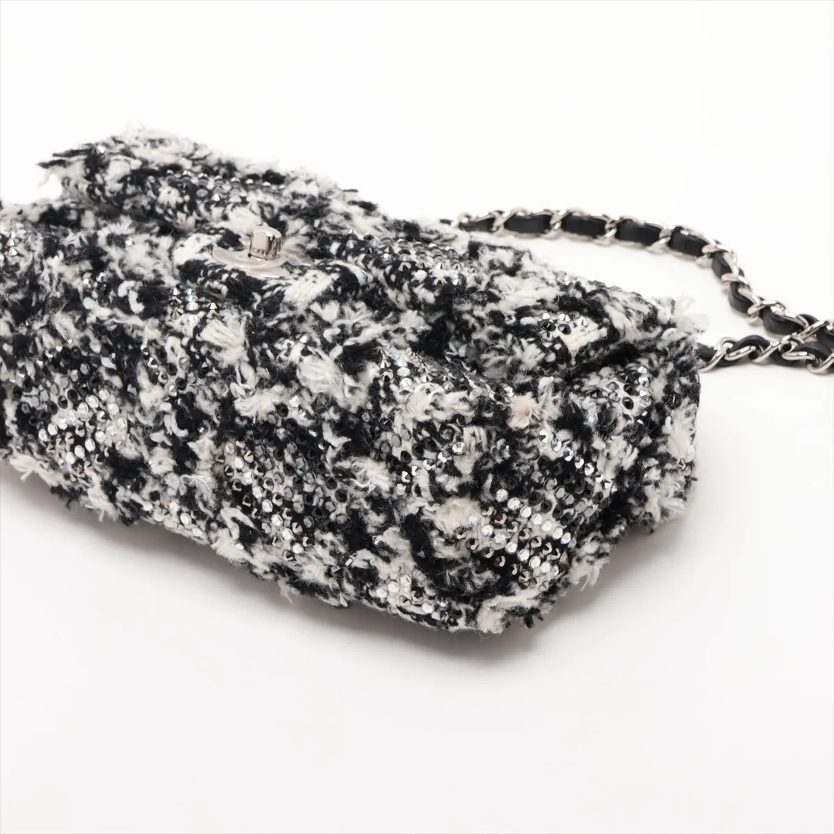 [Individually packaged] Chanel Mini Matelassé 20 Tweed x Rhinestone Single Flap Single Chain Bag, Black x White, Silver Hardware, 30791879, Serial Number in the 30s, A69900 — view 3