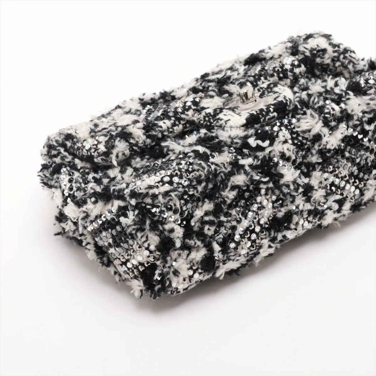 [Individually packaged] Chanel Mini Matelassé 20 Tweed x Rhinestone Single Flap Single Chain Bag, Black x White, Silver Hardware, 30791879, Serial Number in the 30s, A69900 — view 4