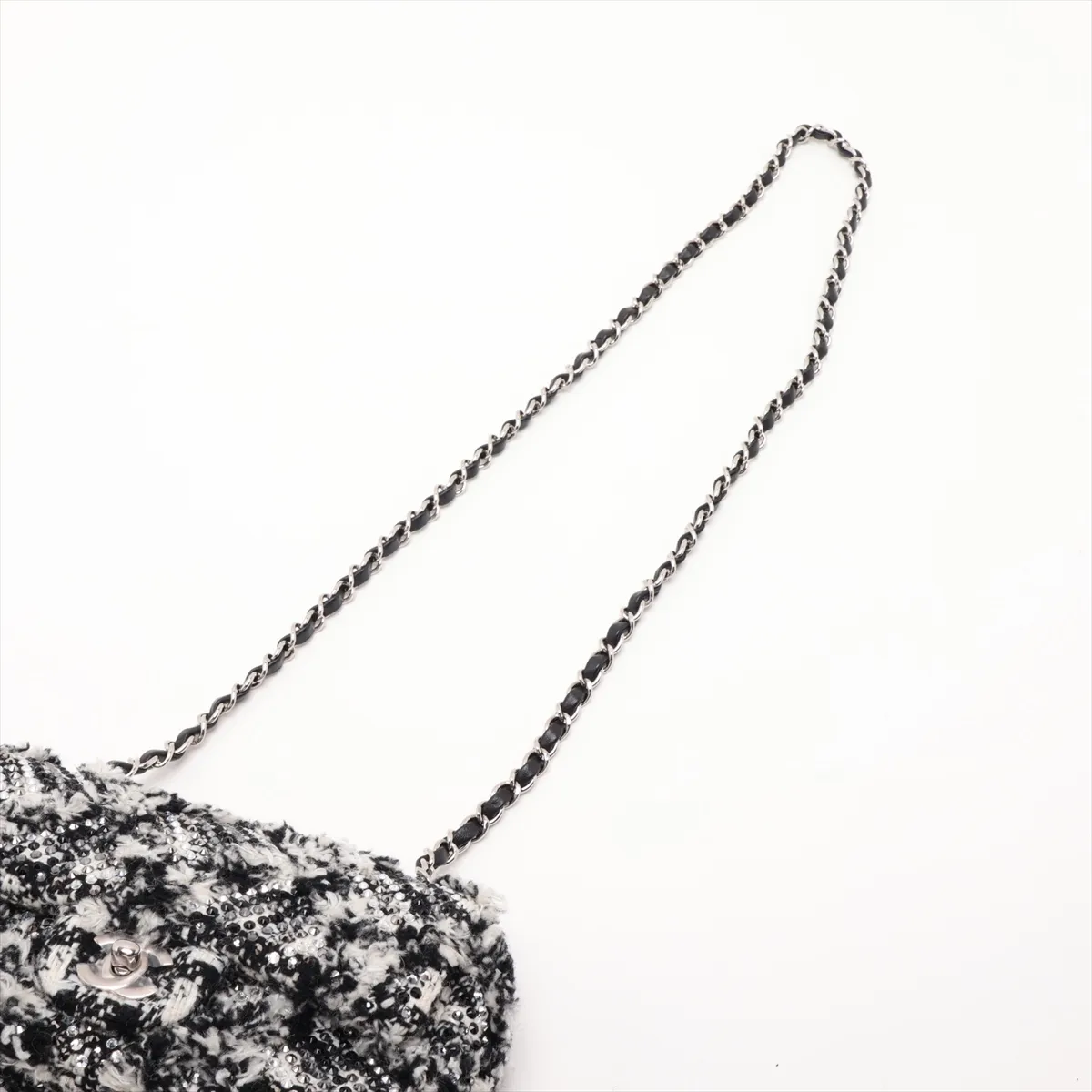 [Individually packaged] Chanel Mini Matelassé 20 Tweed x Rhinestone Single Flap Single Chain Bag, Black x White, Silver Hardware, 30791879, Serial Number in the 30s, A69900 — view 5