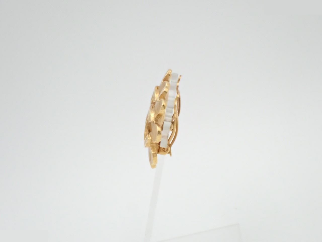 Coco Mark Flower Motif Earrings 94P — view 3