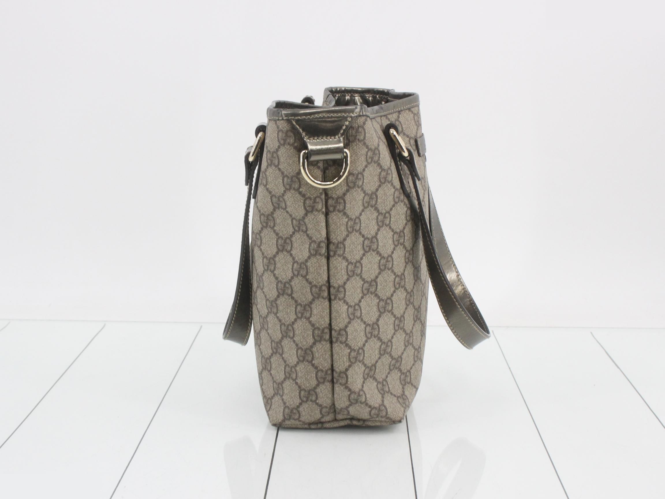 GG Supreme Shoulder Bag — view 4