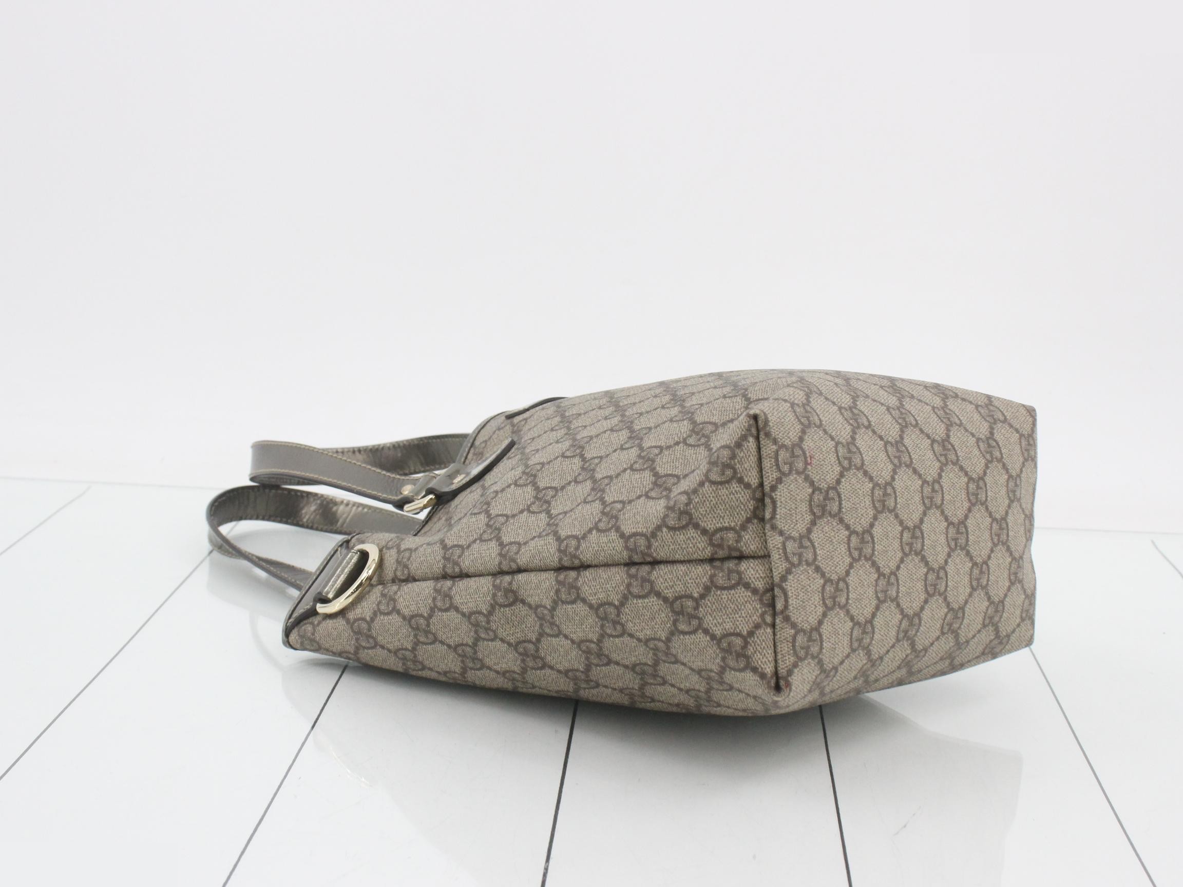 GG Supreme Shoulder Bag — view 5
