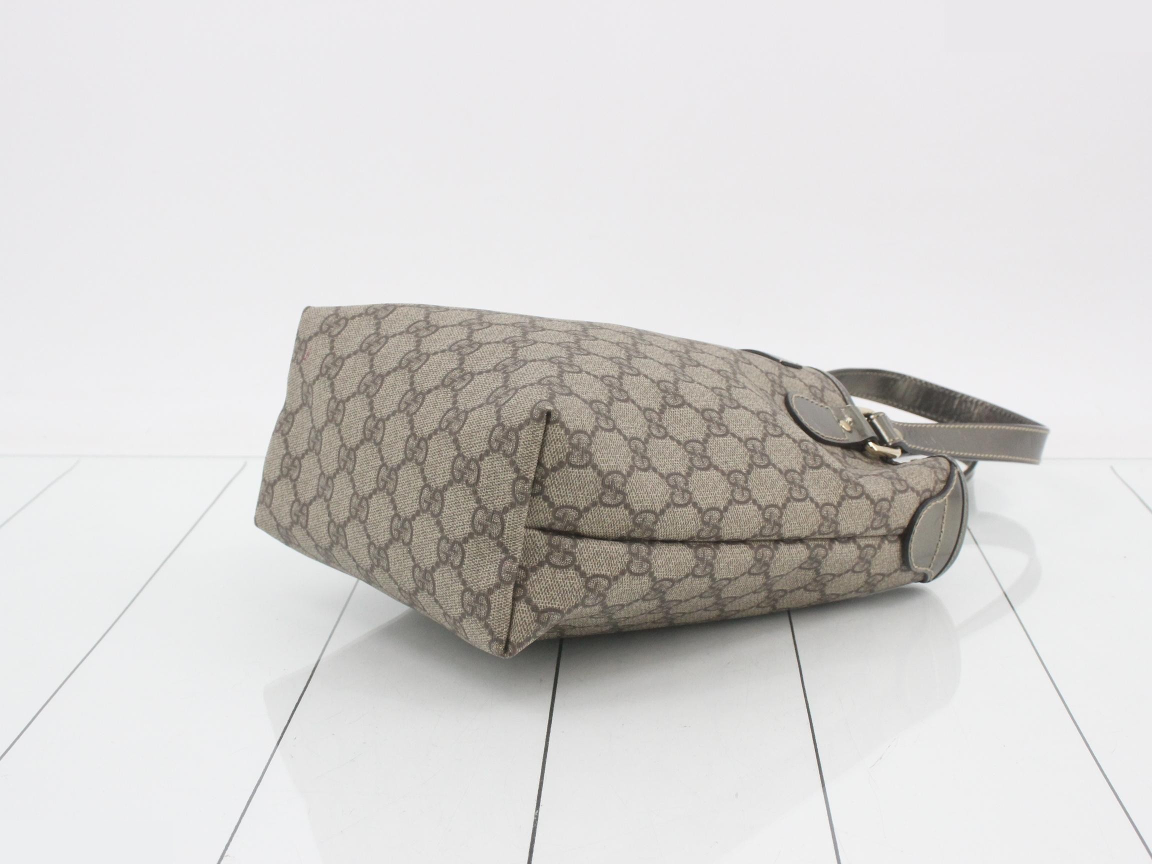 GG Supreme Shoulder Bag — view 6