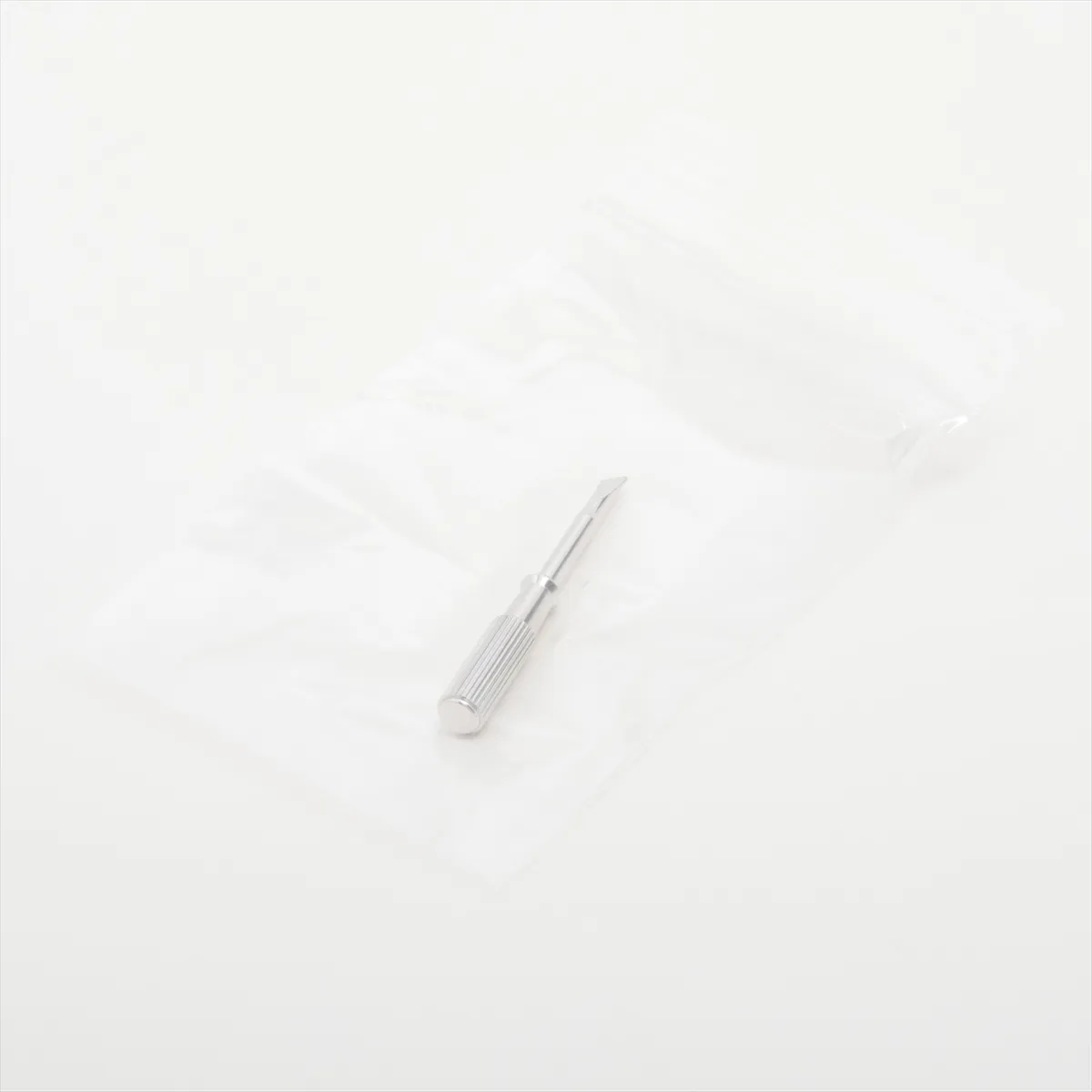 Love SM Bracelet 750 (WG) 19.1g 16 Initials JUO079 (Dents, looseness, screwdriver included) — view 7