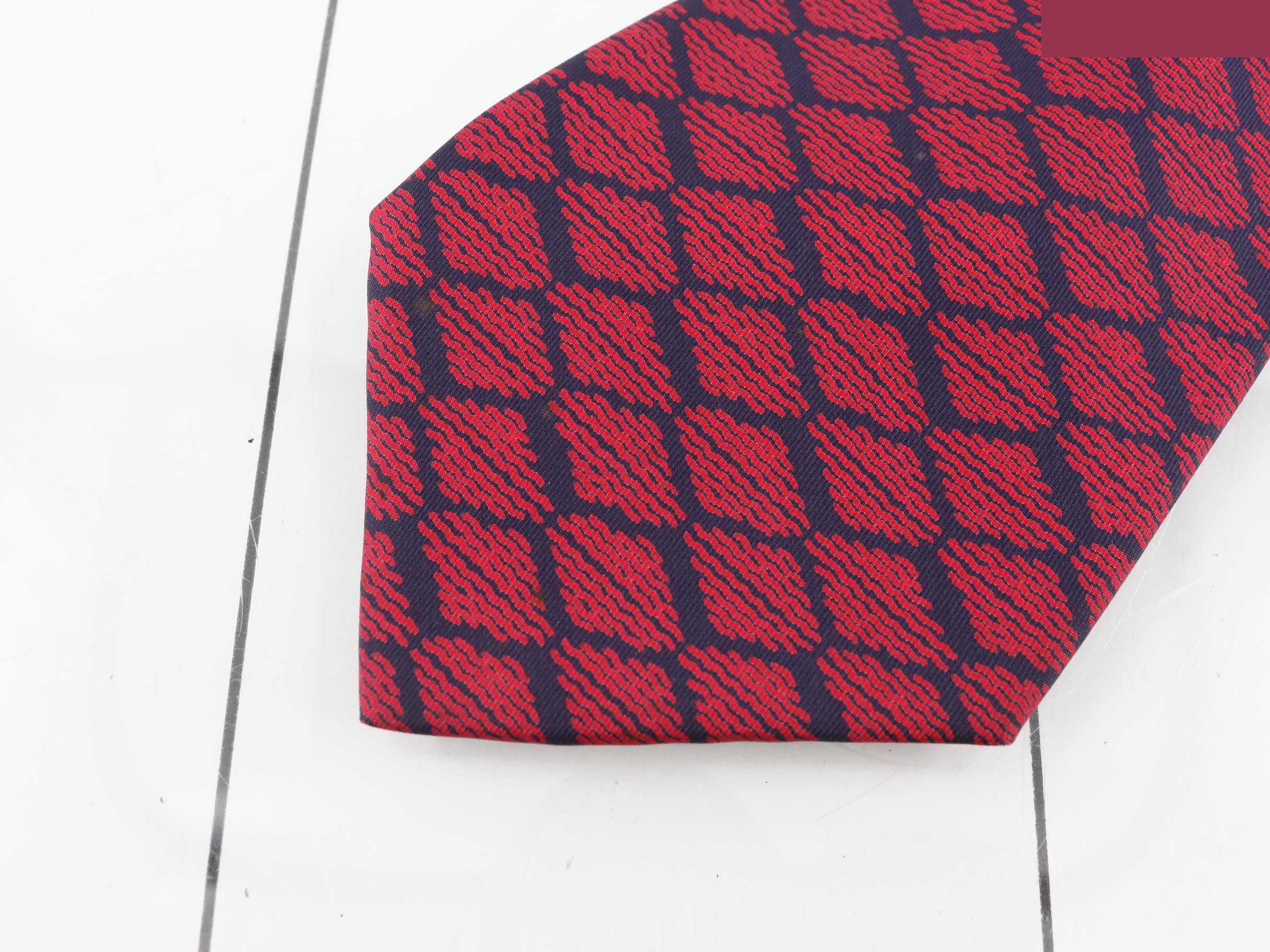 Necktie — view 3