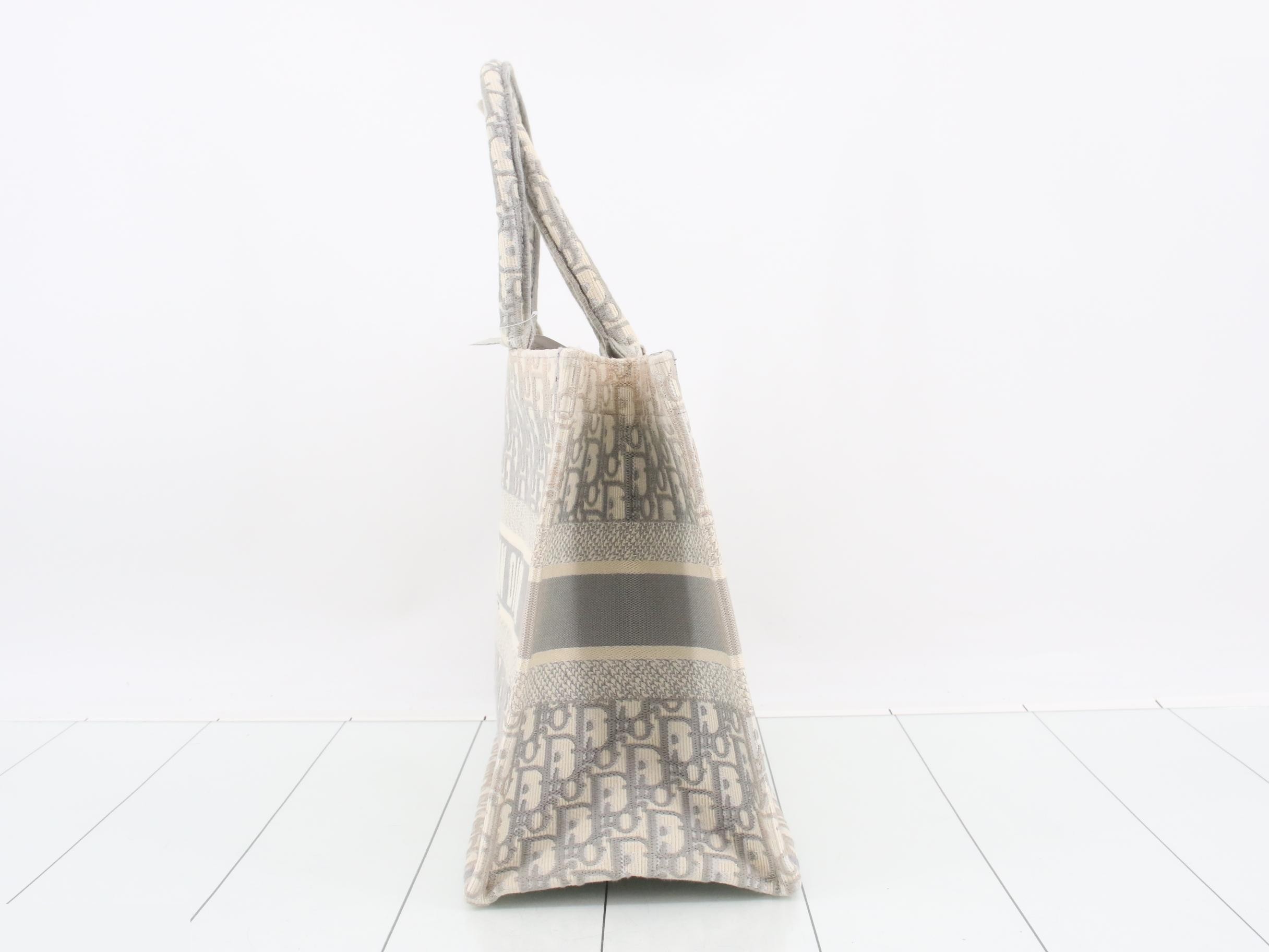 Book Tote — view 3