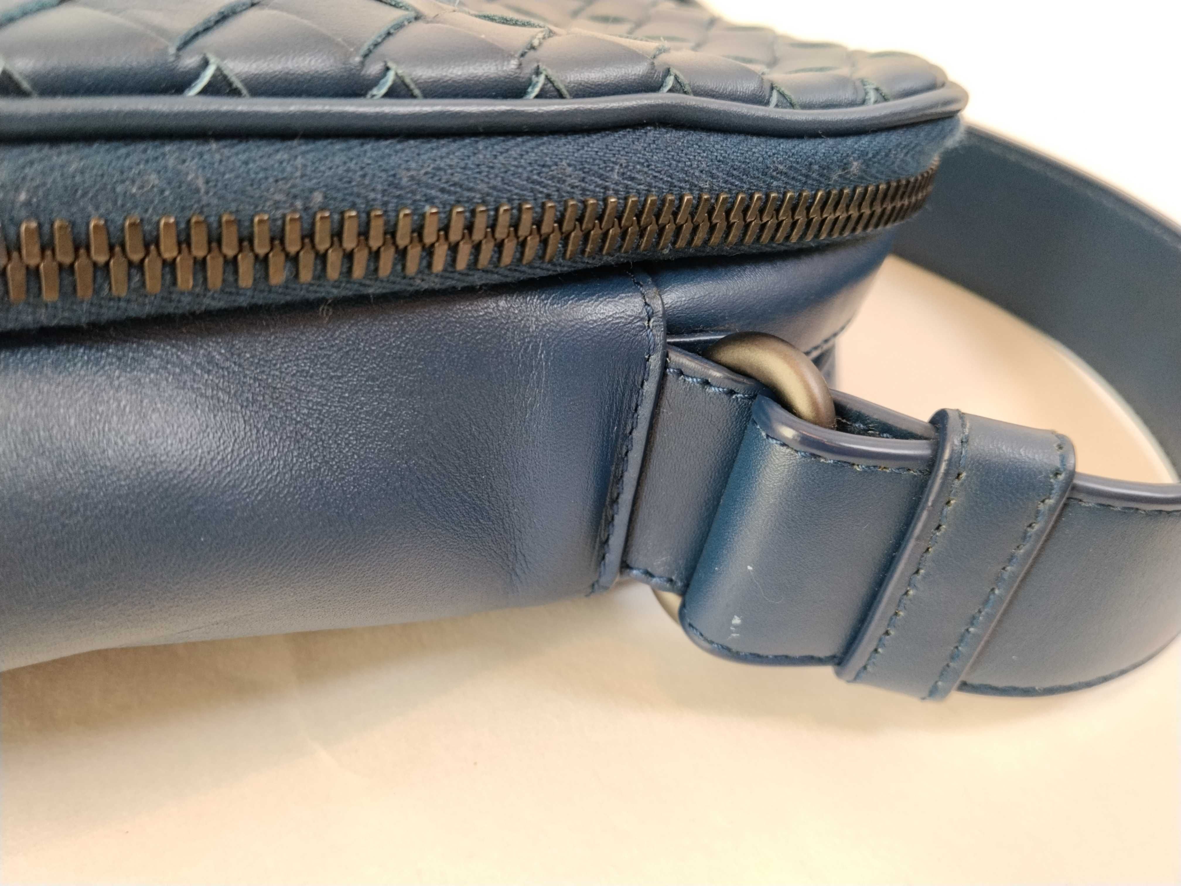 Intrecciato SG - Leather Messenger bag Blue Shoulder bag — view 5