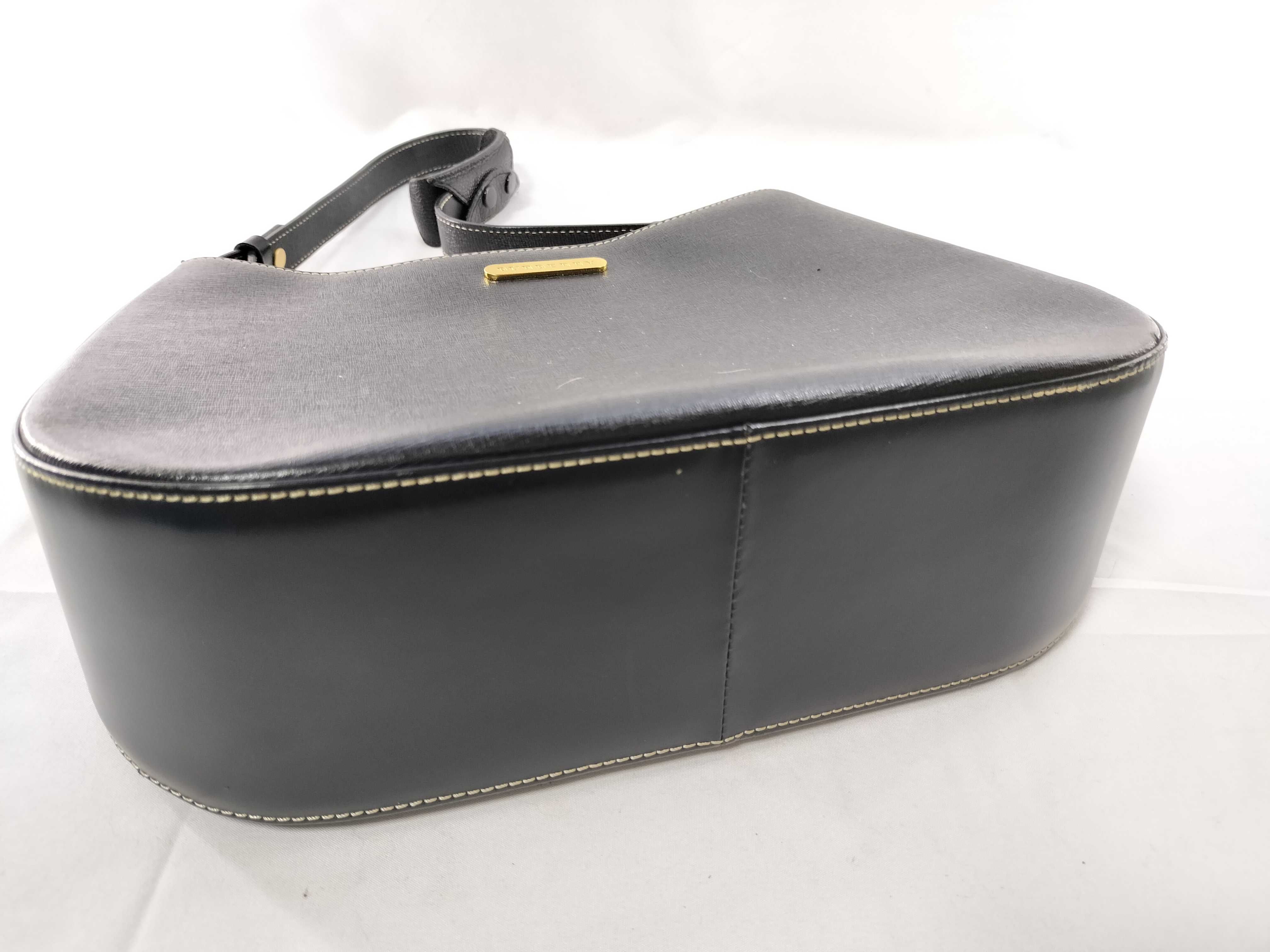 One-Shoulder Handbag with Nova Check Lining — view 7