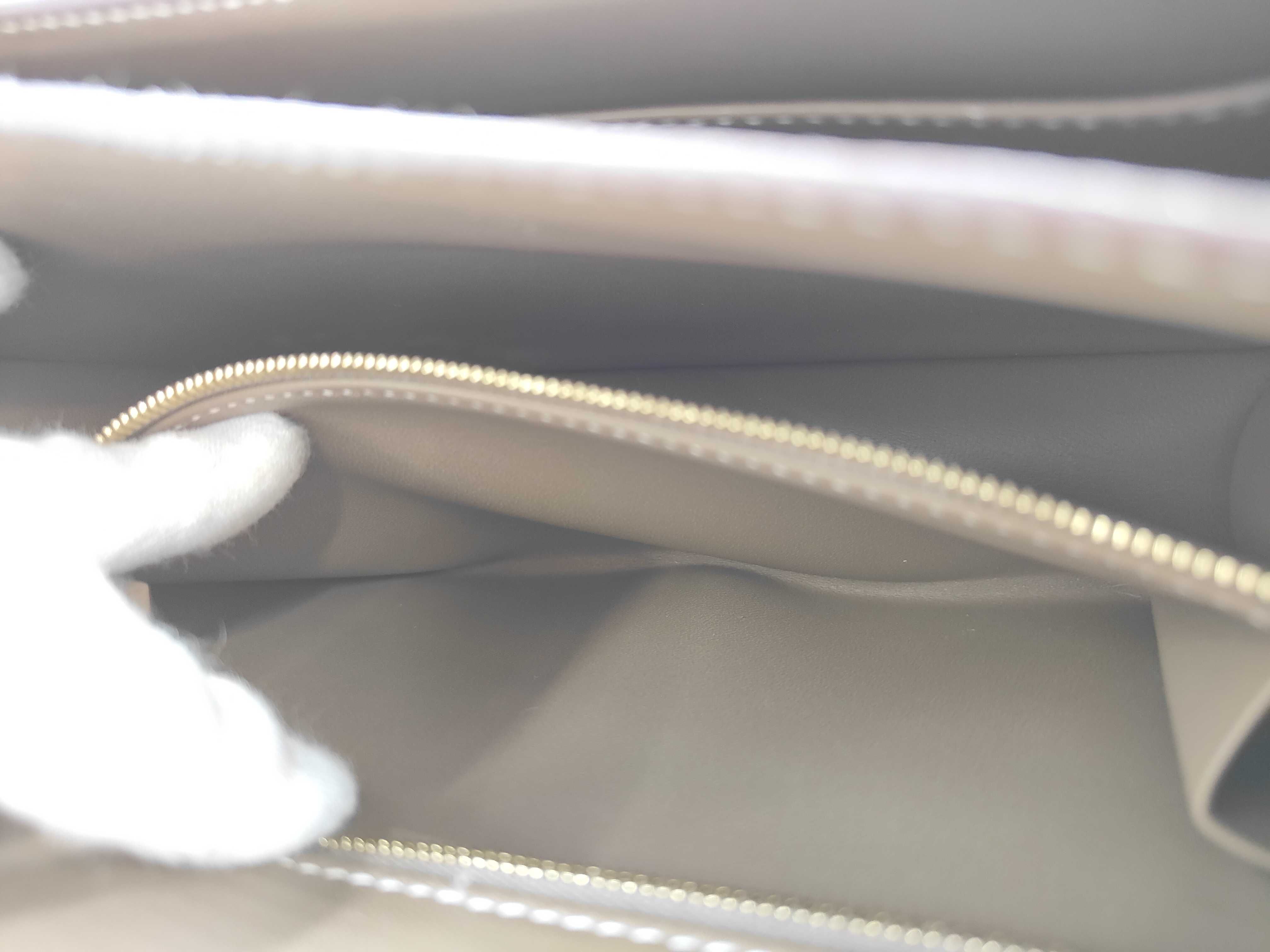 Constance 24 Etoupe Epsom Leather Shoulder Bag with Gold Hardware and Z Stamp — view 10