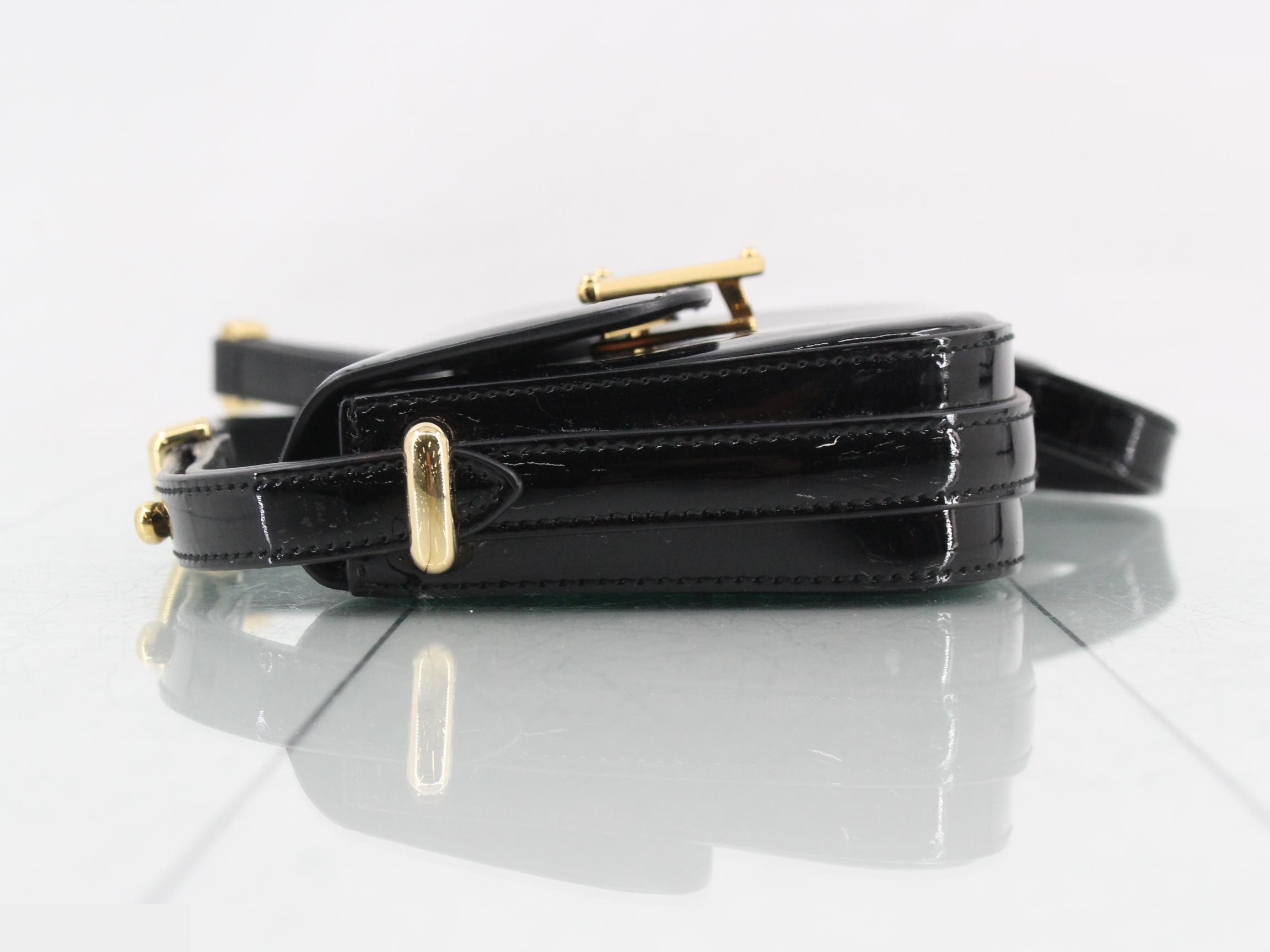 Enamel shoulder bag with triangular metal plate hardware — view 4