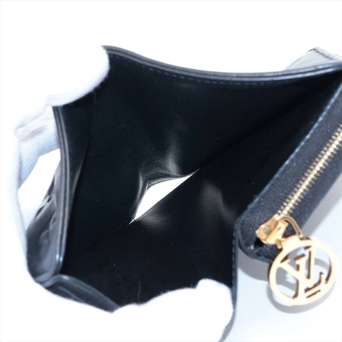 Monogram Embossed Portefeuille Lou M81599 Noir Compact Wallet (RFID detected) — view 4