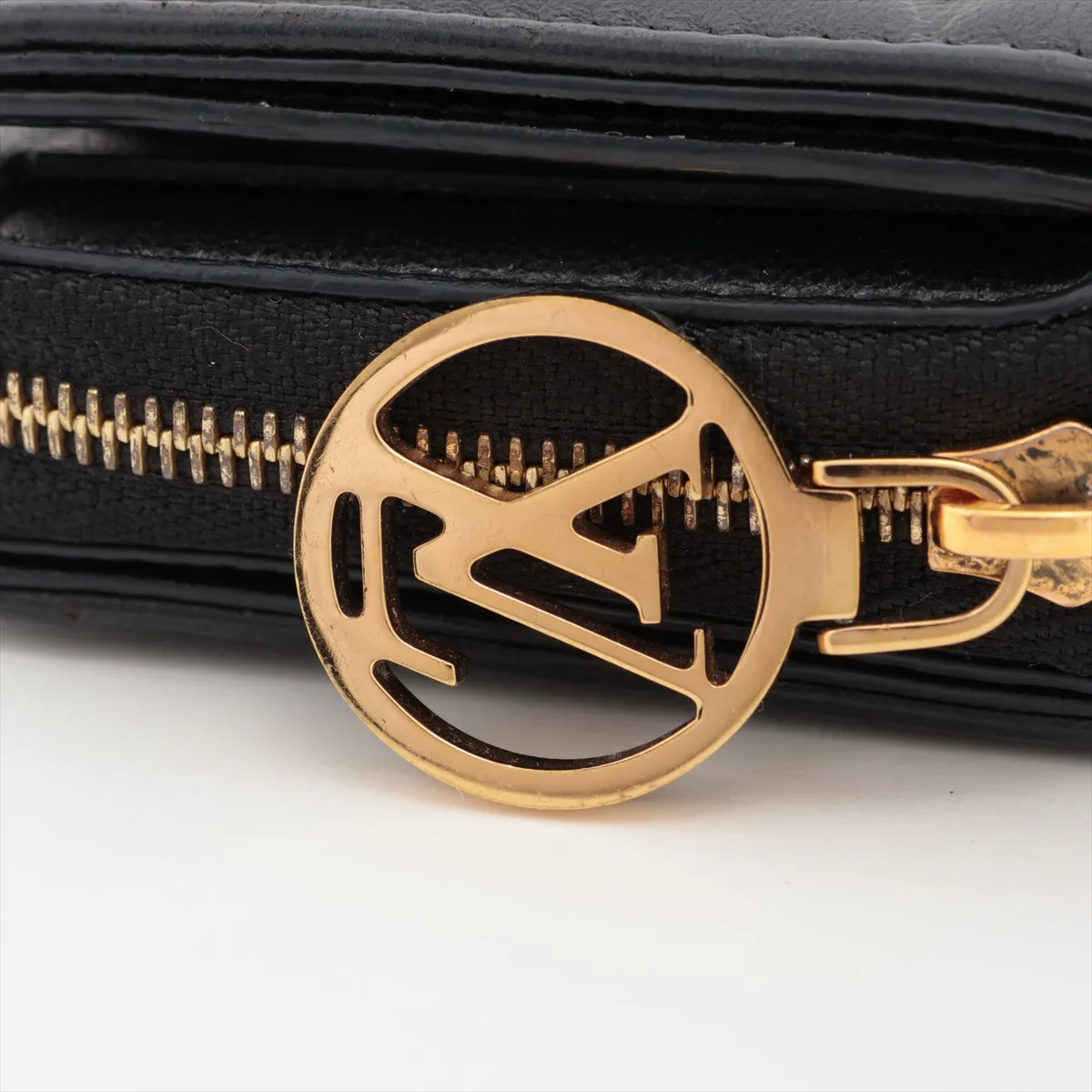 Monogram Embossed Portefeuille Lou M81599 Noir Compact Wallet (RFID detected) — view 9