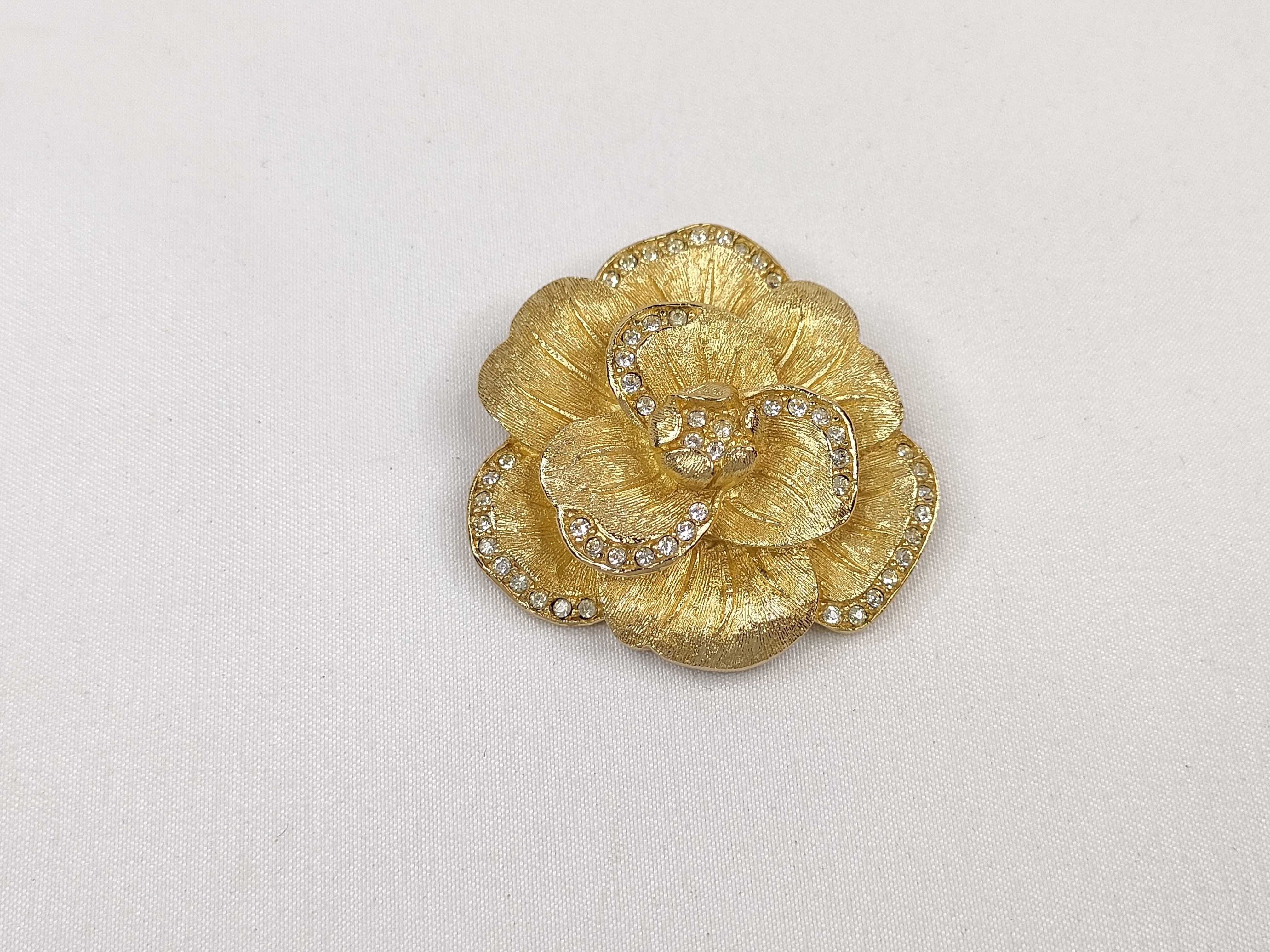 Flower Rhinestone Gold Tone Brooch