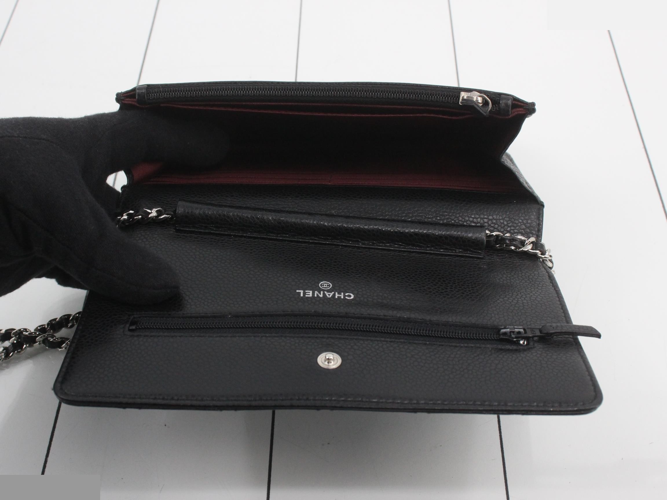 AP0250 Matelassé Chain Wallet, Caviar Leather, Black x Silver — view 4