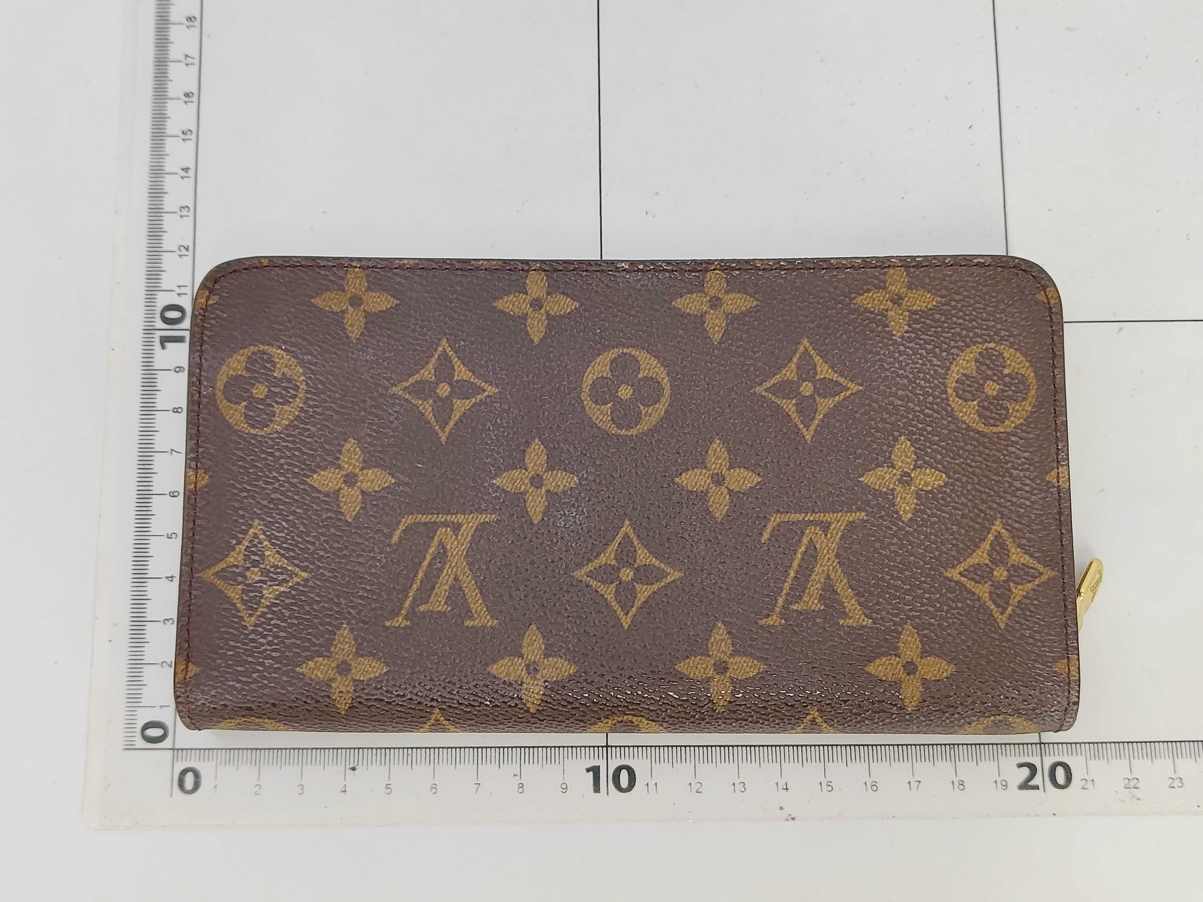 Monogram Mahina brand bag wallet — view 2