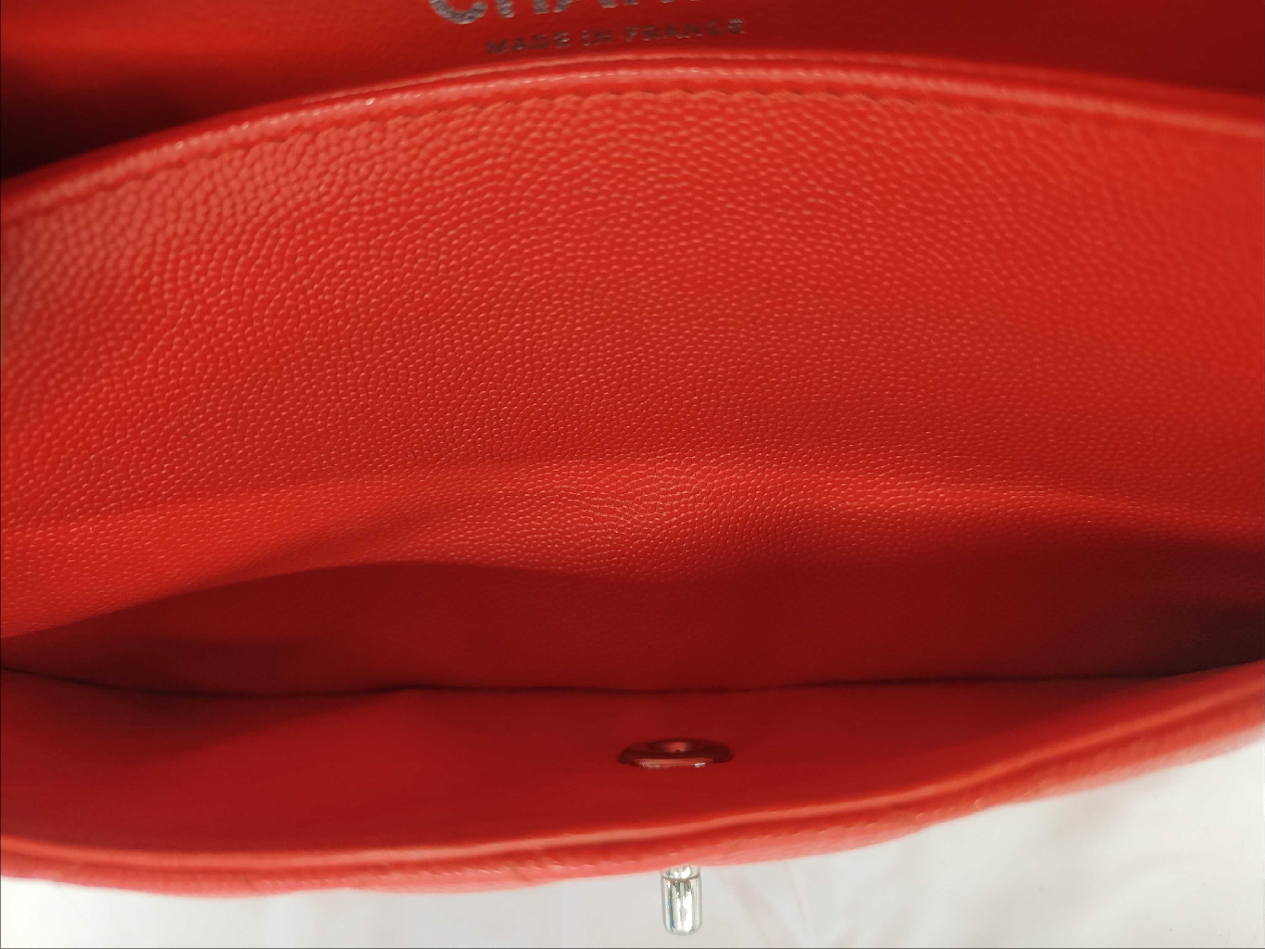 Matelassé 25 Double Flap Caviar Red Chain Shoulder Bag — view 9