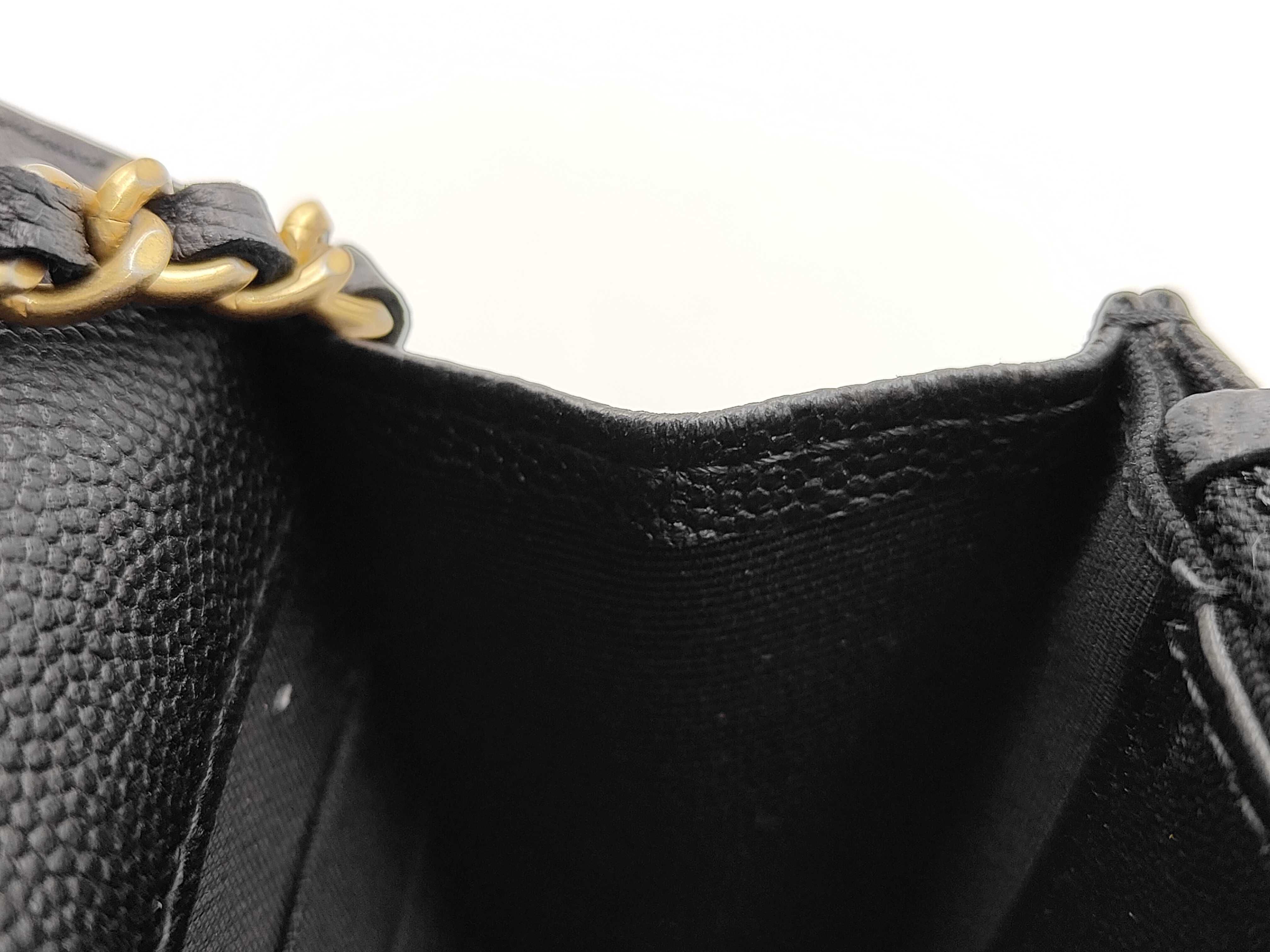 Matelassé Caviar Skin V-Stitch Chain Wallet Shoulder Bag — view 12