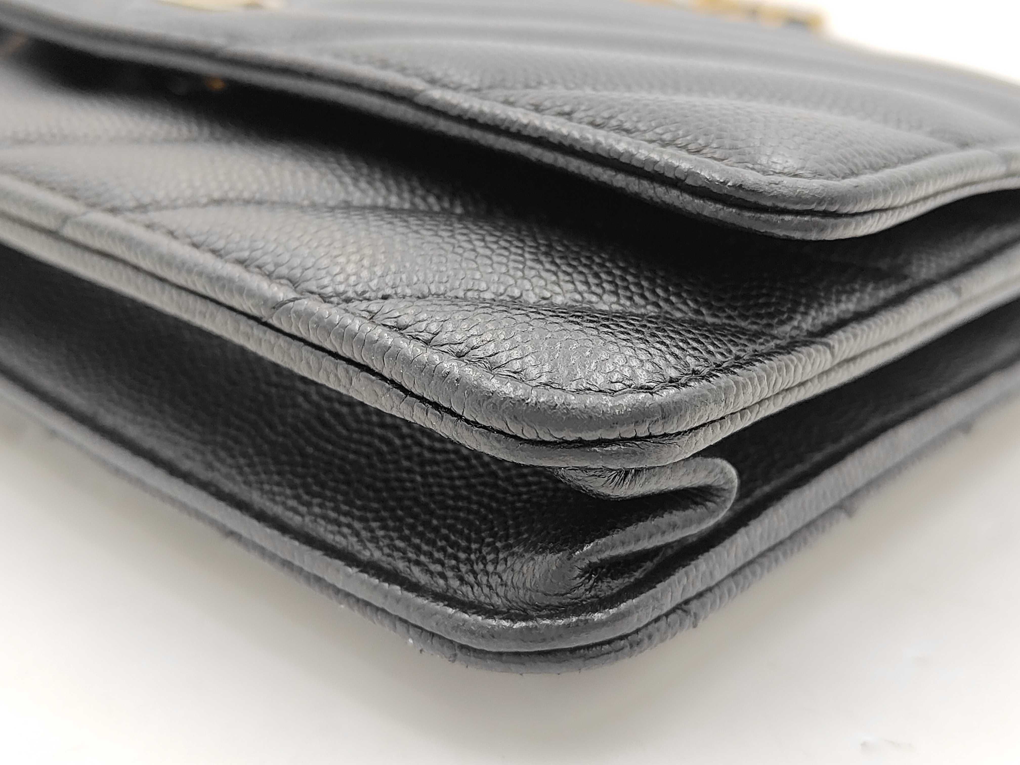 Matelassé Caviar Skin V-Stitch Chain Wallet Shoulder Bag — view 7