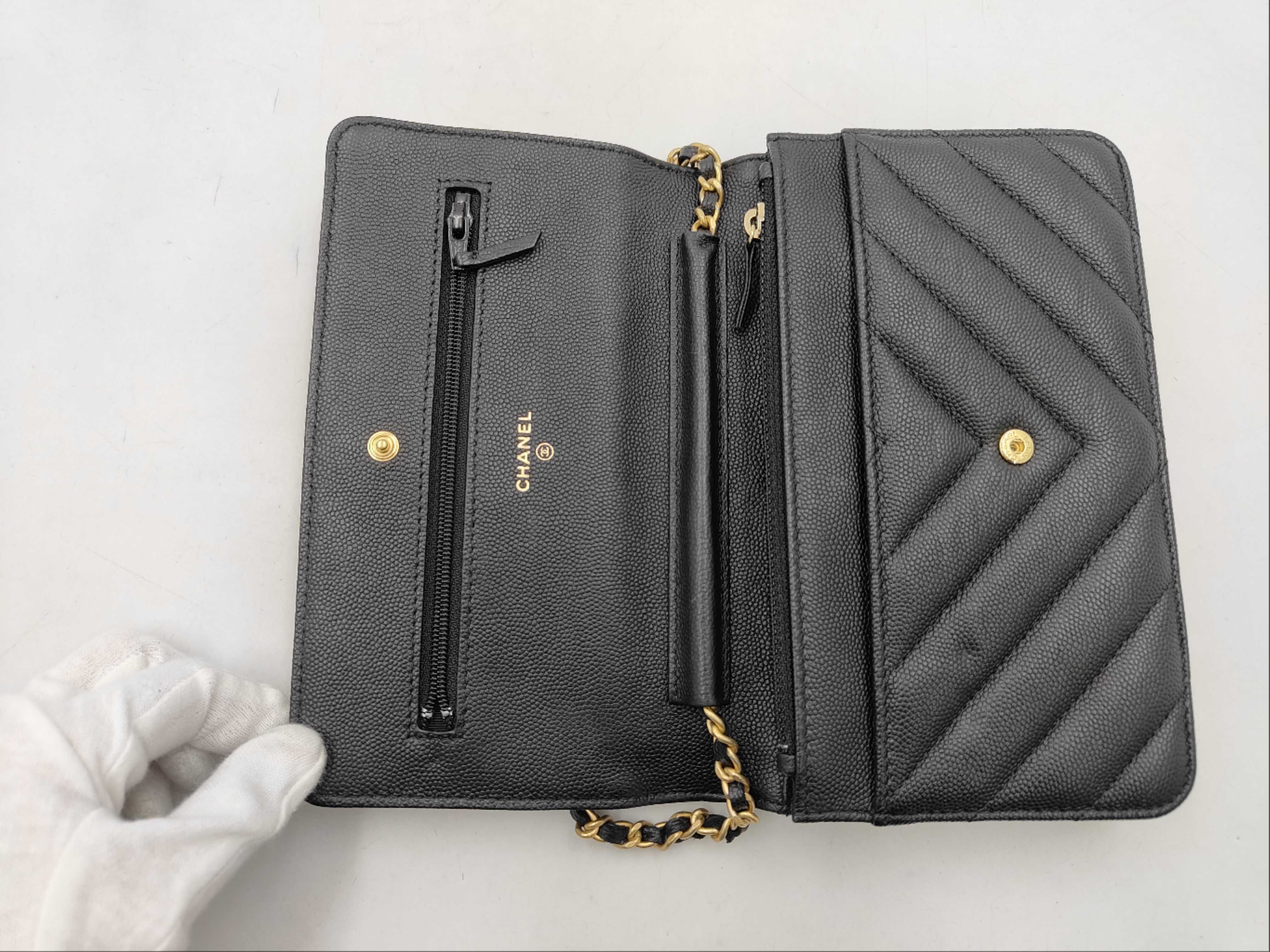 Matelassé Caviar Skin V-Stitch Chain Wallet Shoulder Bag — view 8