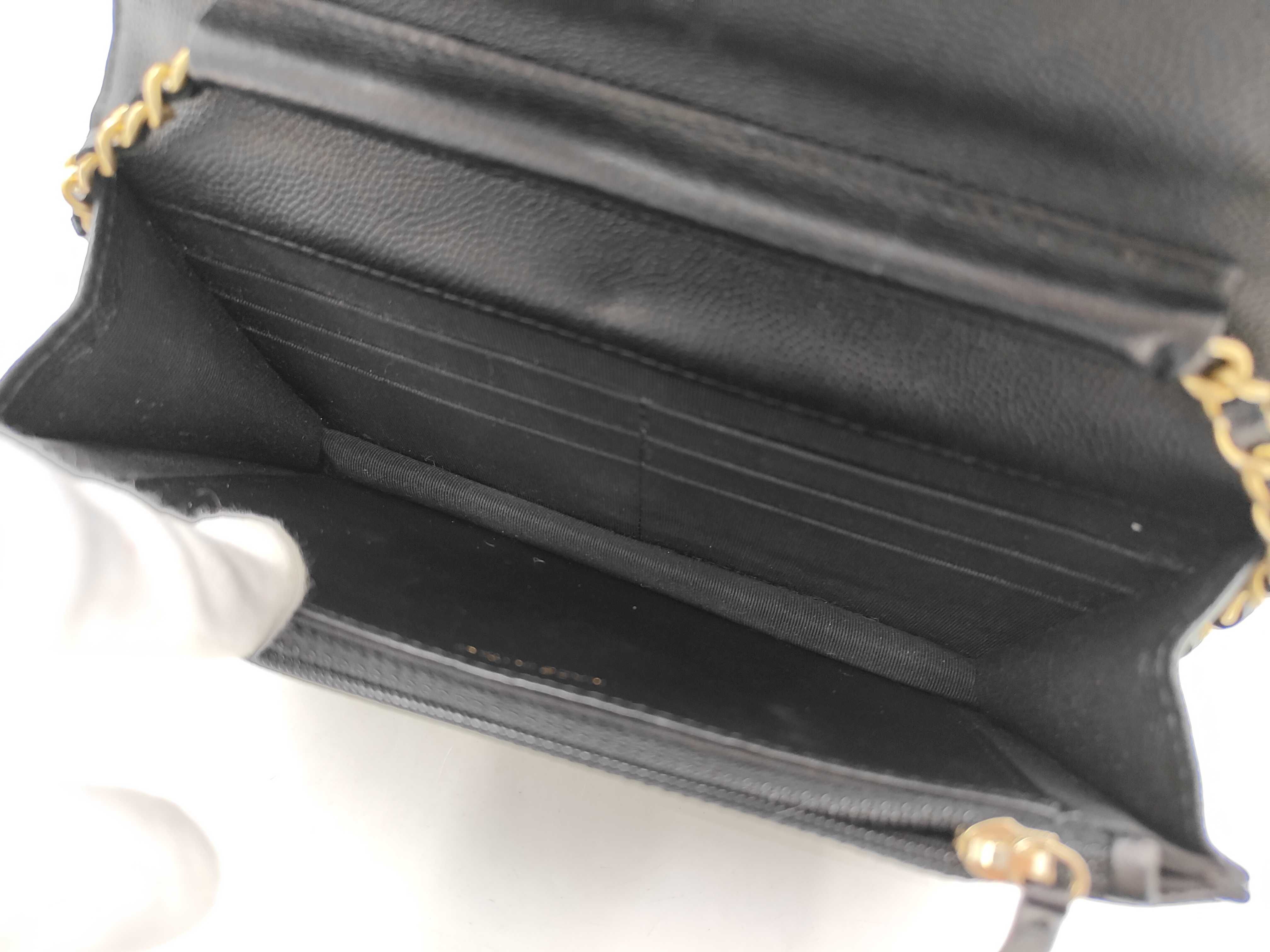 Matelassé Caviar Skin V-Stitch Chain Wallet Shoulder Bag — view 9