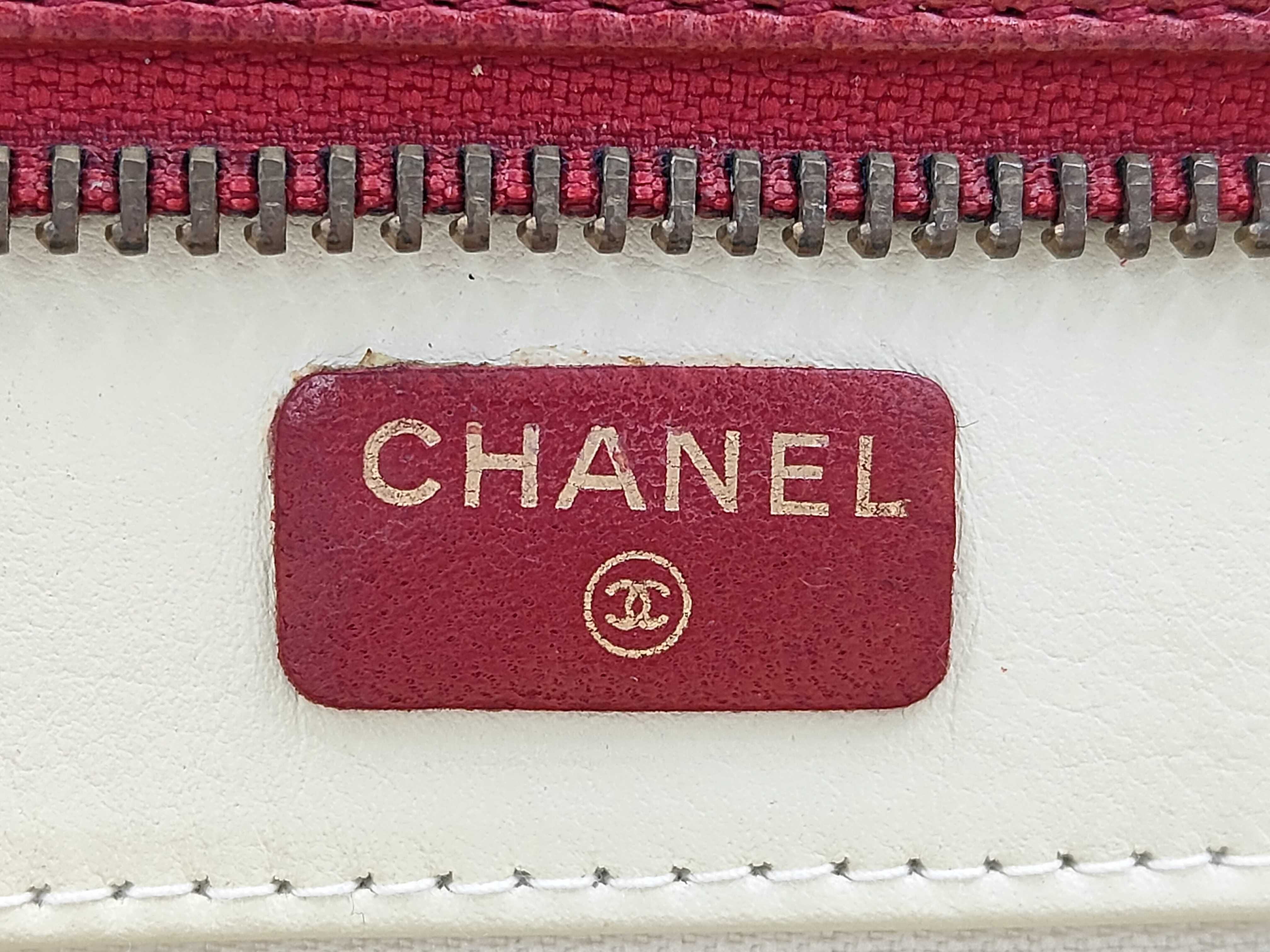 Matelassé Clutch Bag, Lambskin, Gold Hardware, Red, 0937925 Clutch Bag — view 9