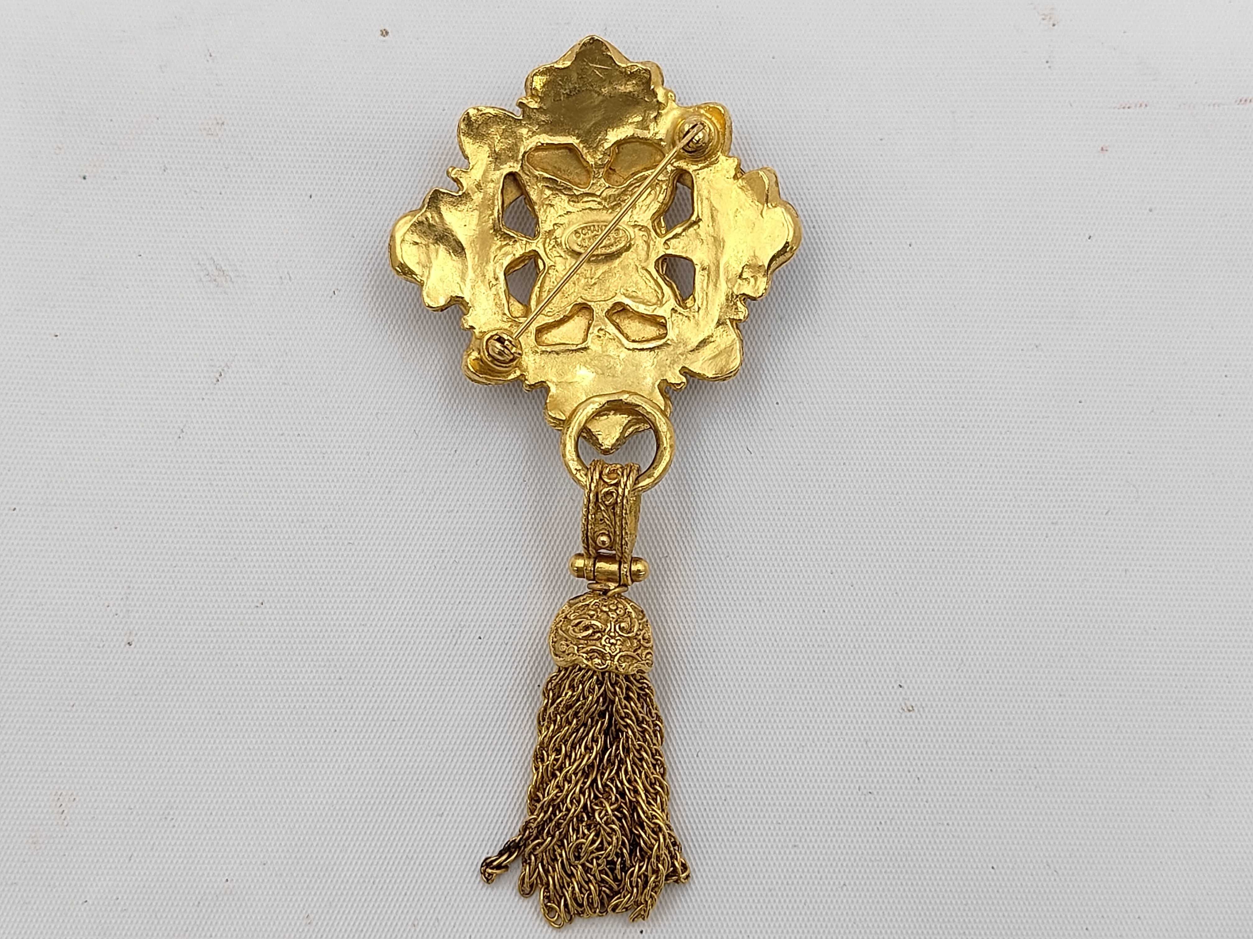 Brooch, Gripoix Coco Mark, GP Gold 94A Brooch — view 2