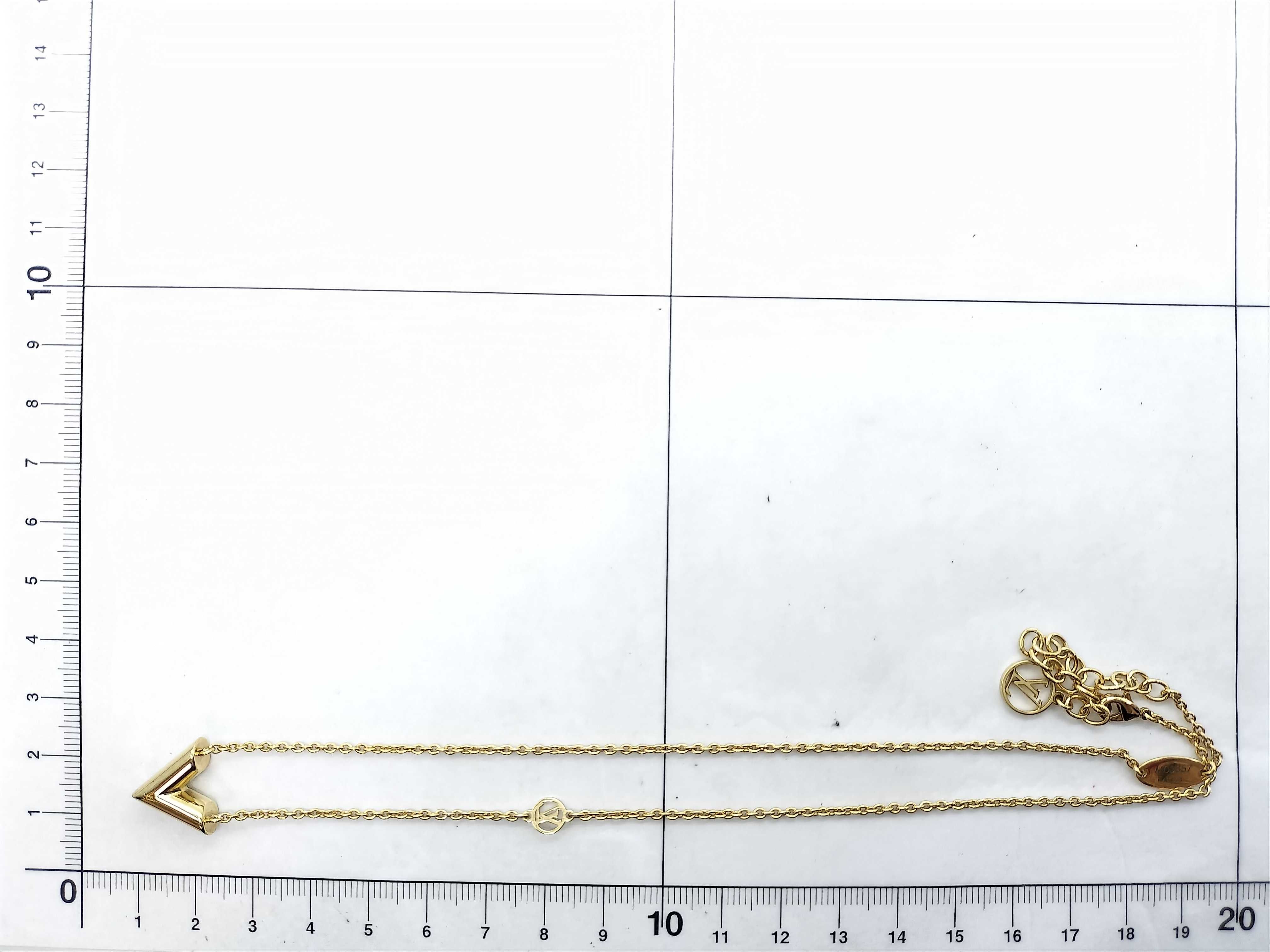 M00857 Essential V Necklace — view 8