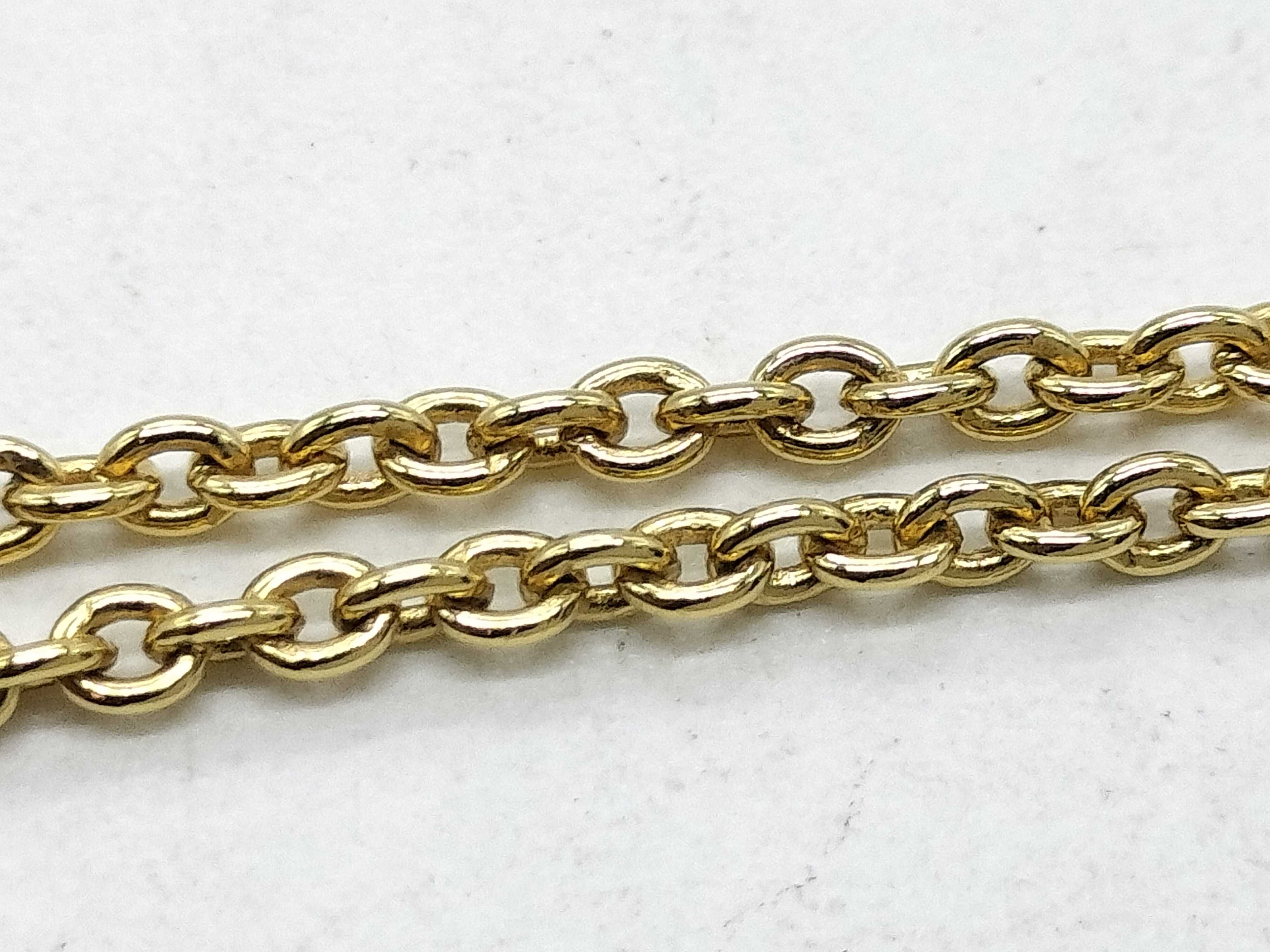 M00857 Essential V Necklace — view 10