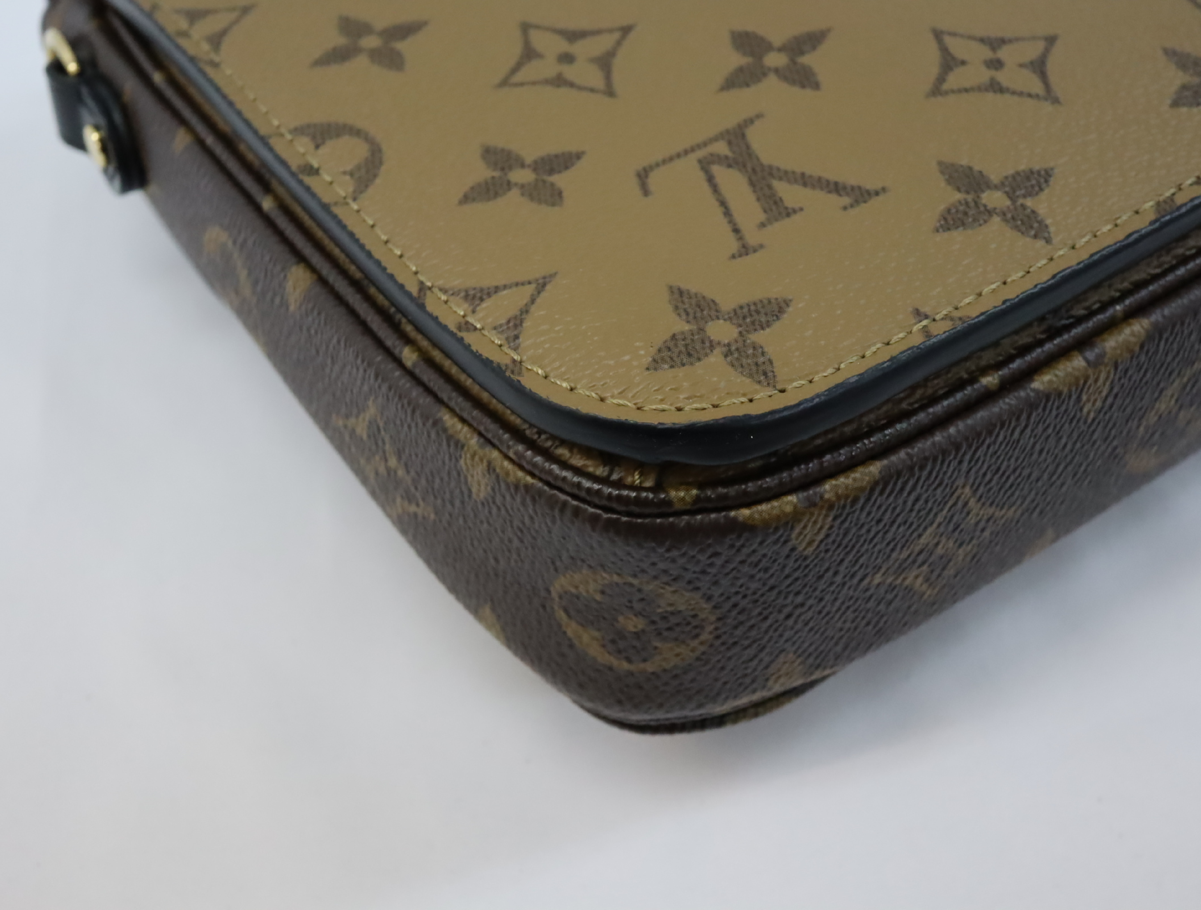 Monogram Reverse Pochette Metis MM M44876 Shoulder Bag (RFID detected) — view 13